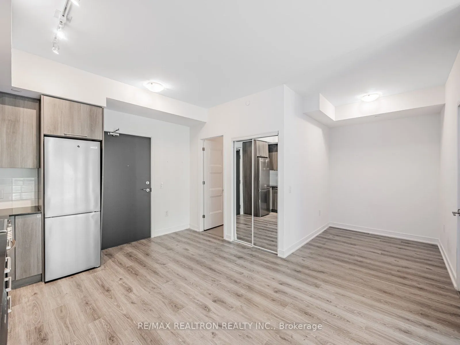 25 Neighbourhood Lane, #205