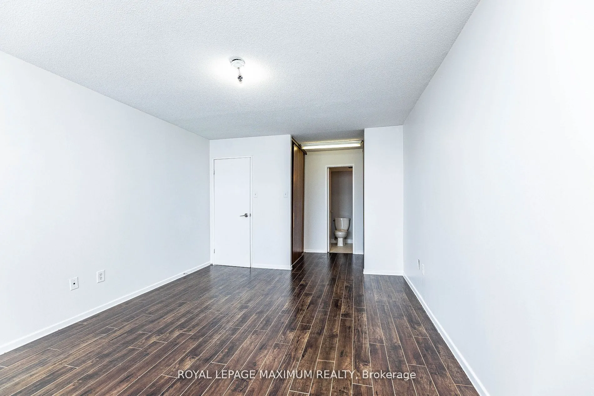 15 Kensington Road, #1912