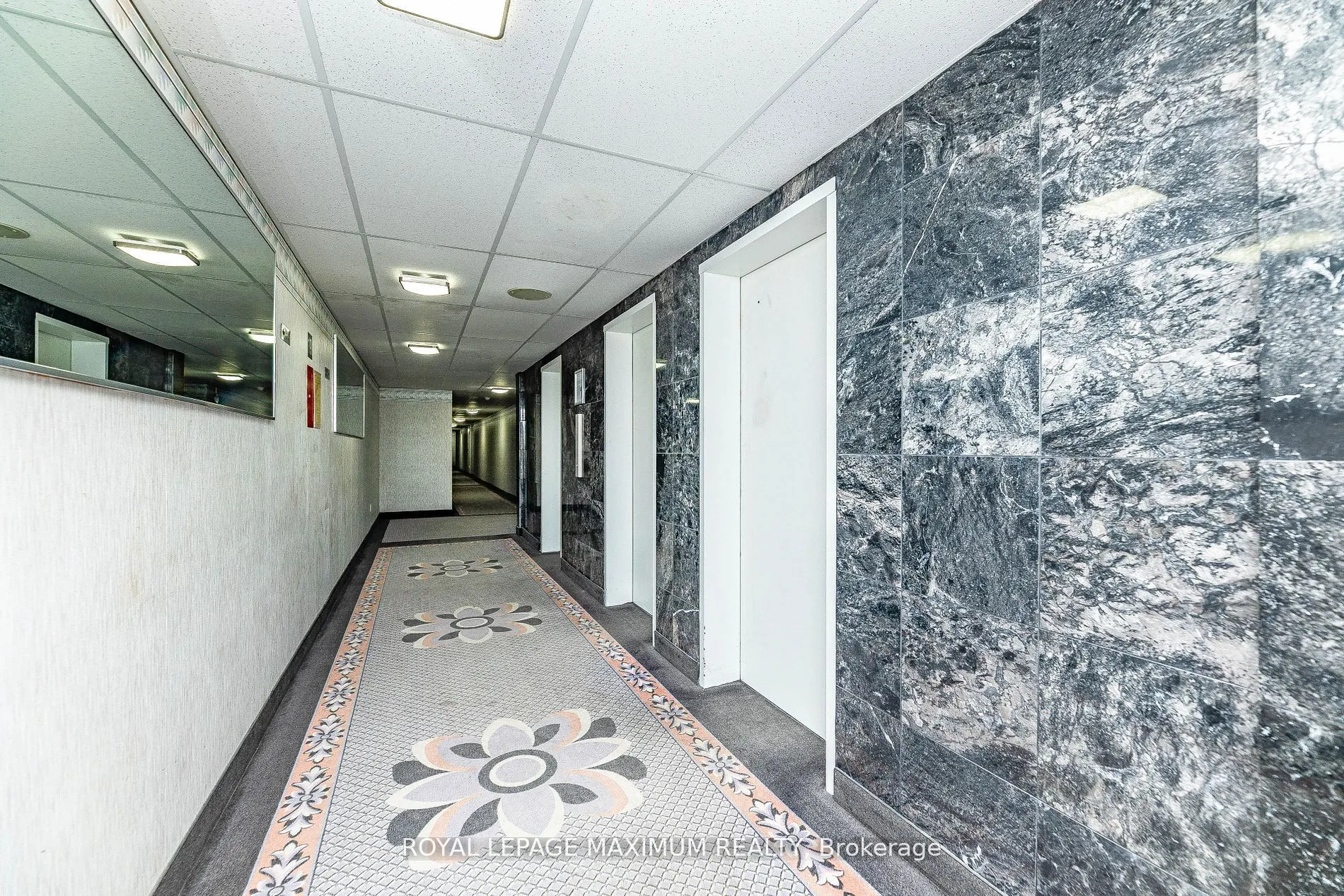 15 Kensington Road, #1912