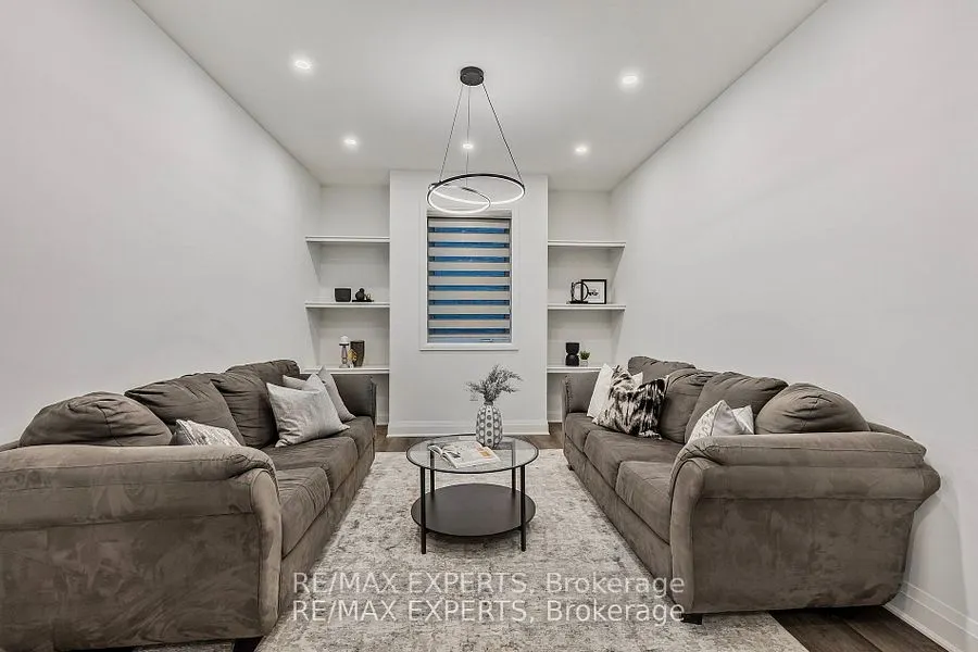 1411 Lobelia Crescent