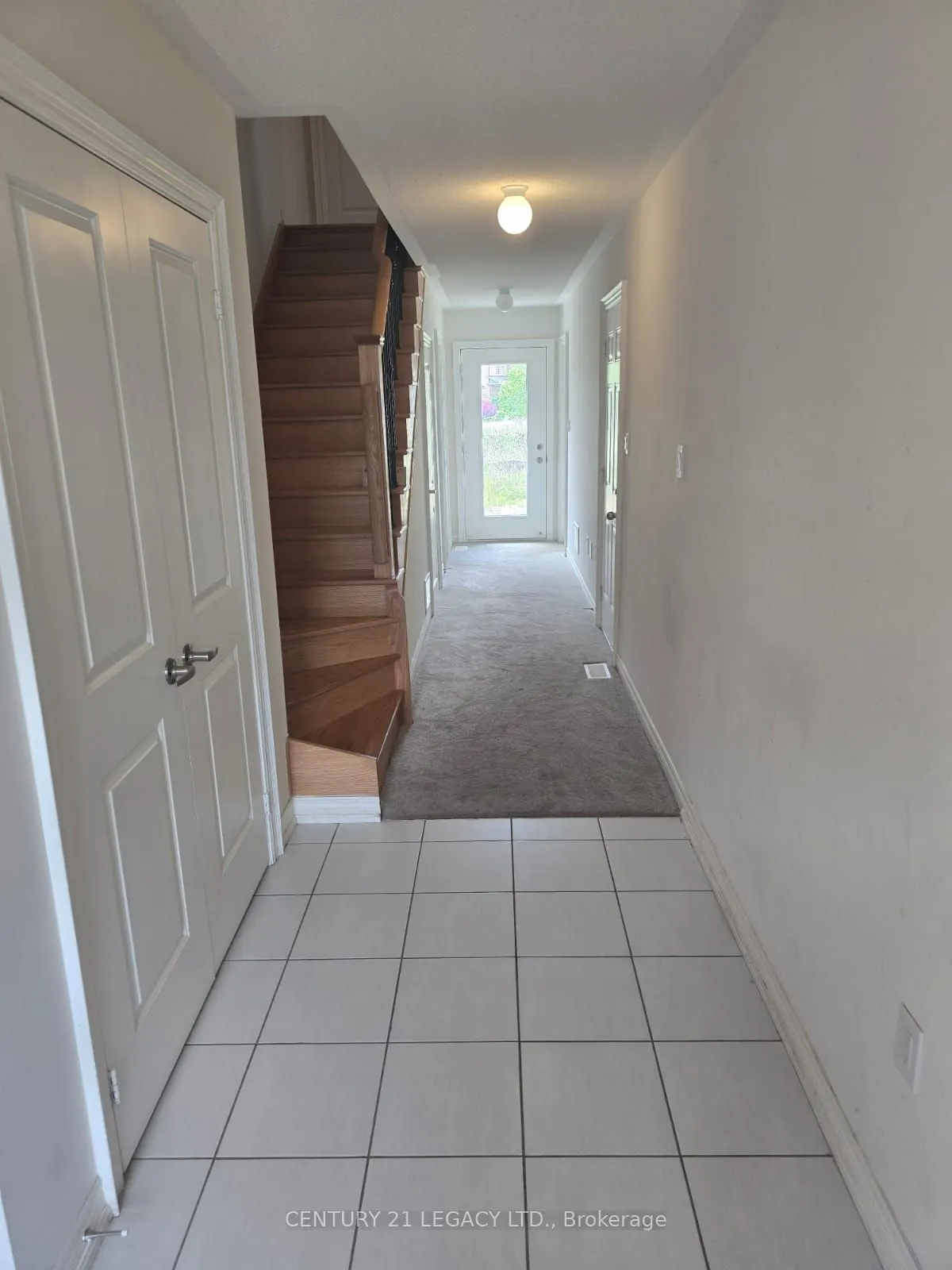 4 Queenpost Drive