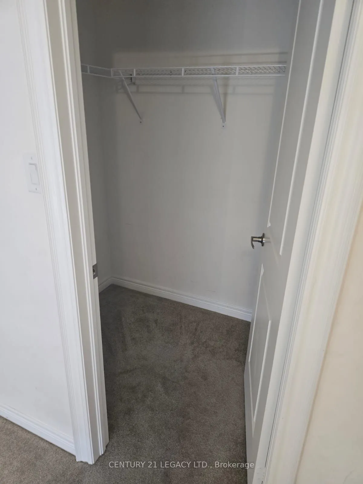 4 Queenpost Drive