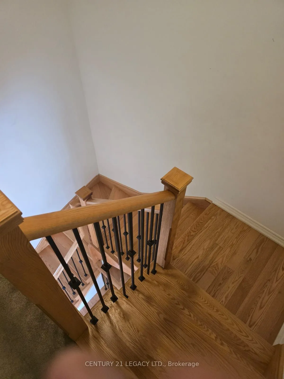 4 Queenpost Drive