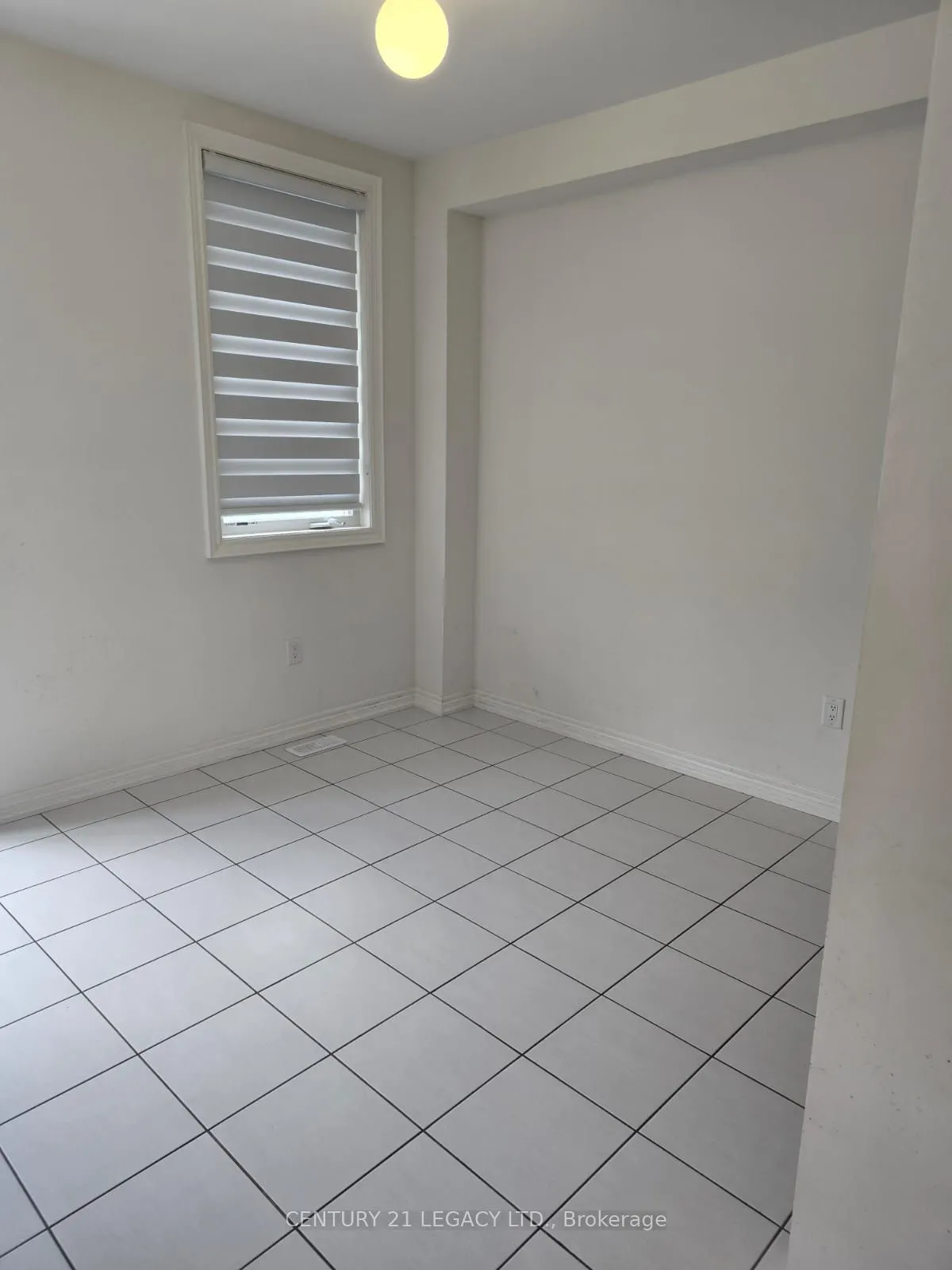 4 Queenpost Drive