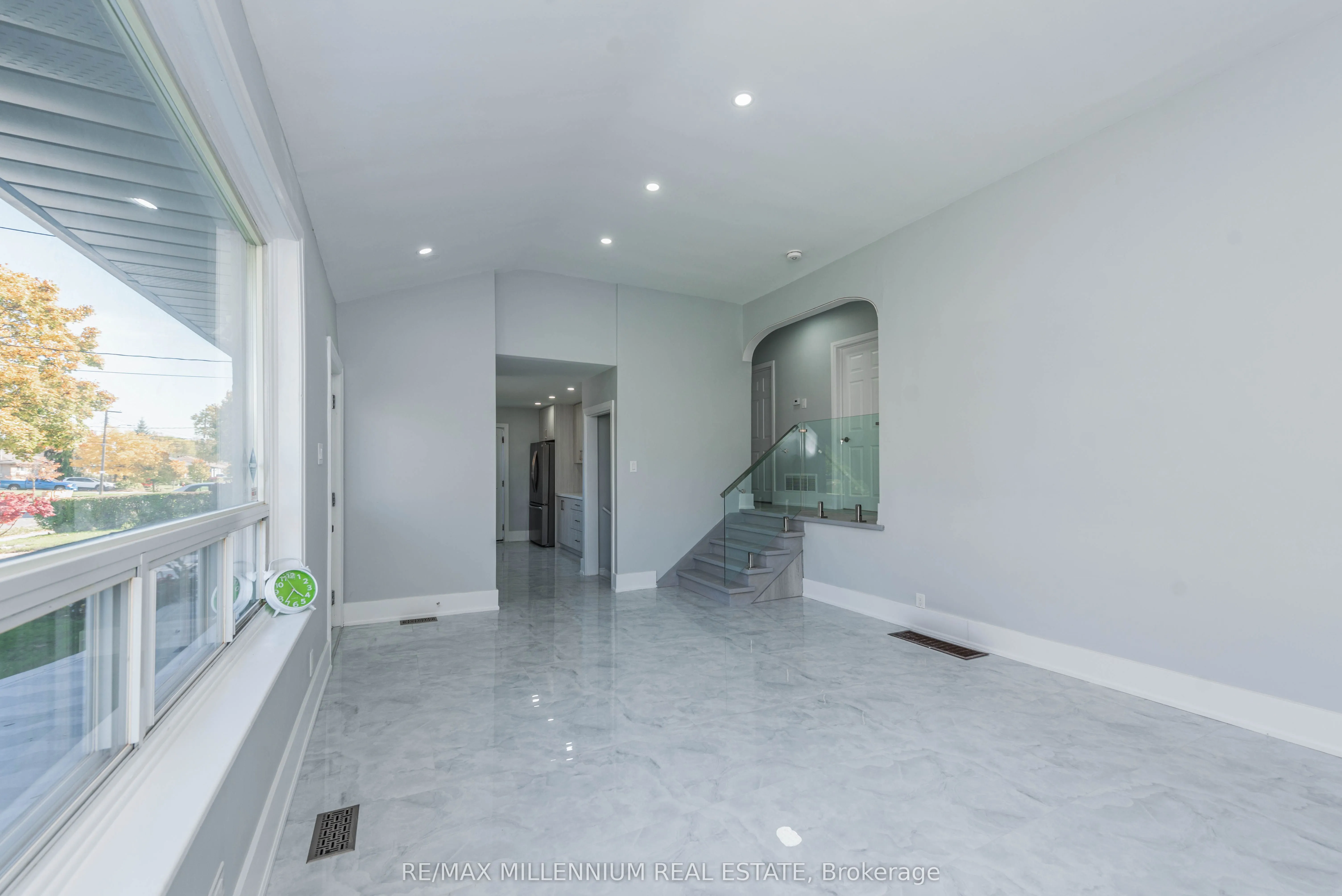76 Raylawn Crescent