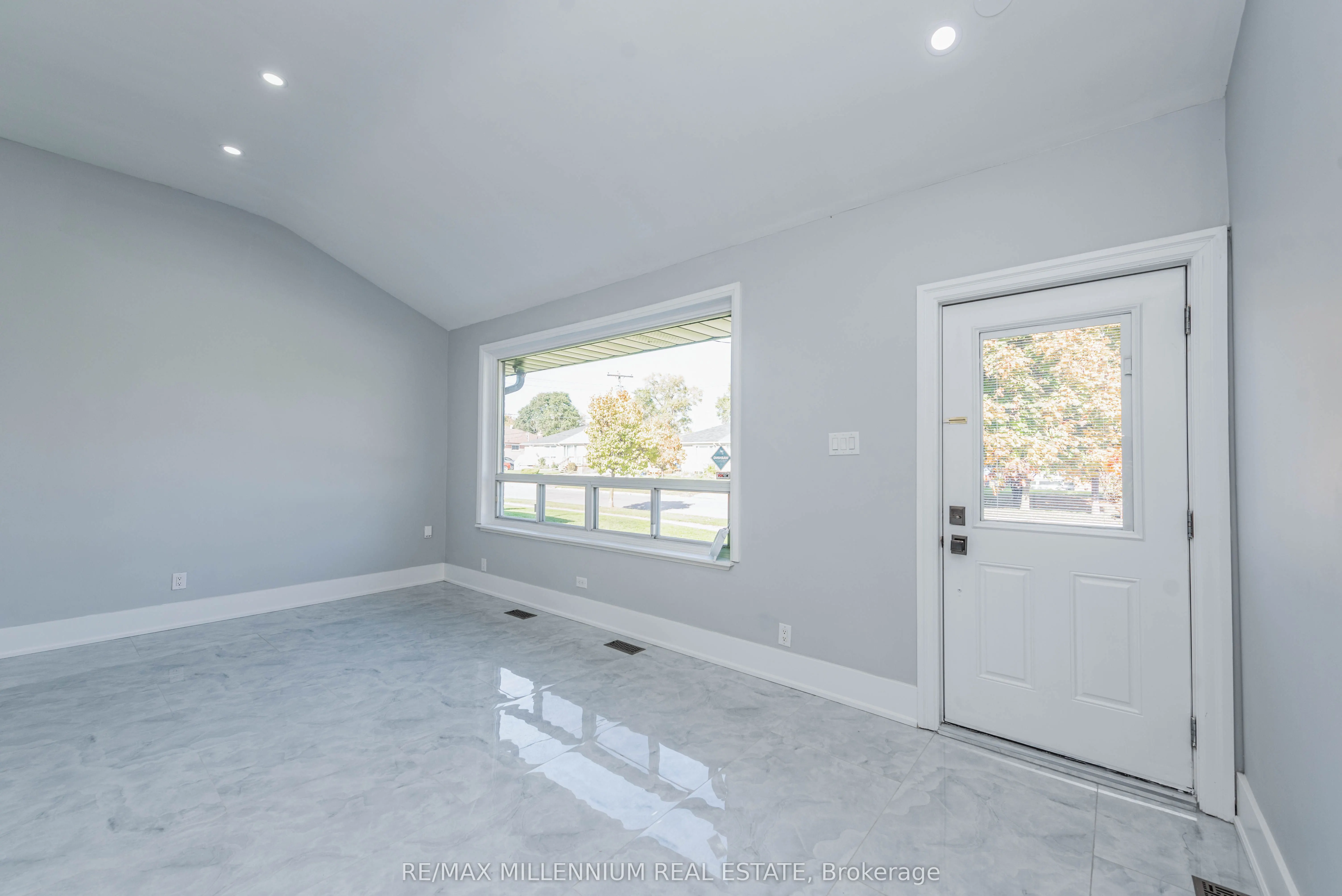 76 Raylawn Crescent