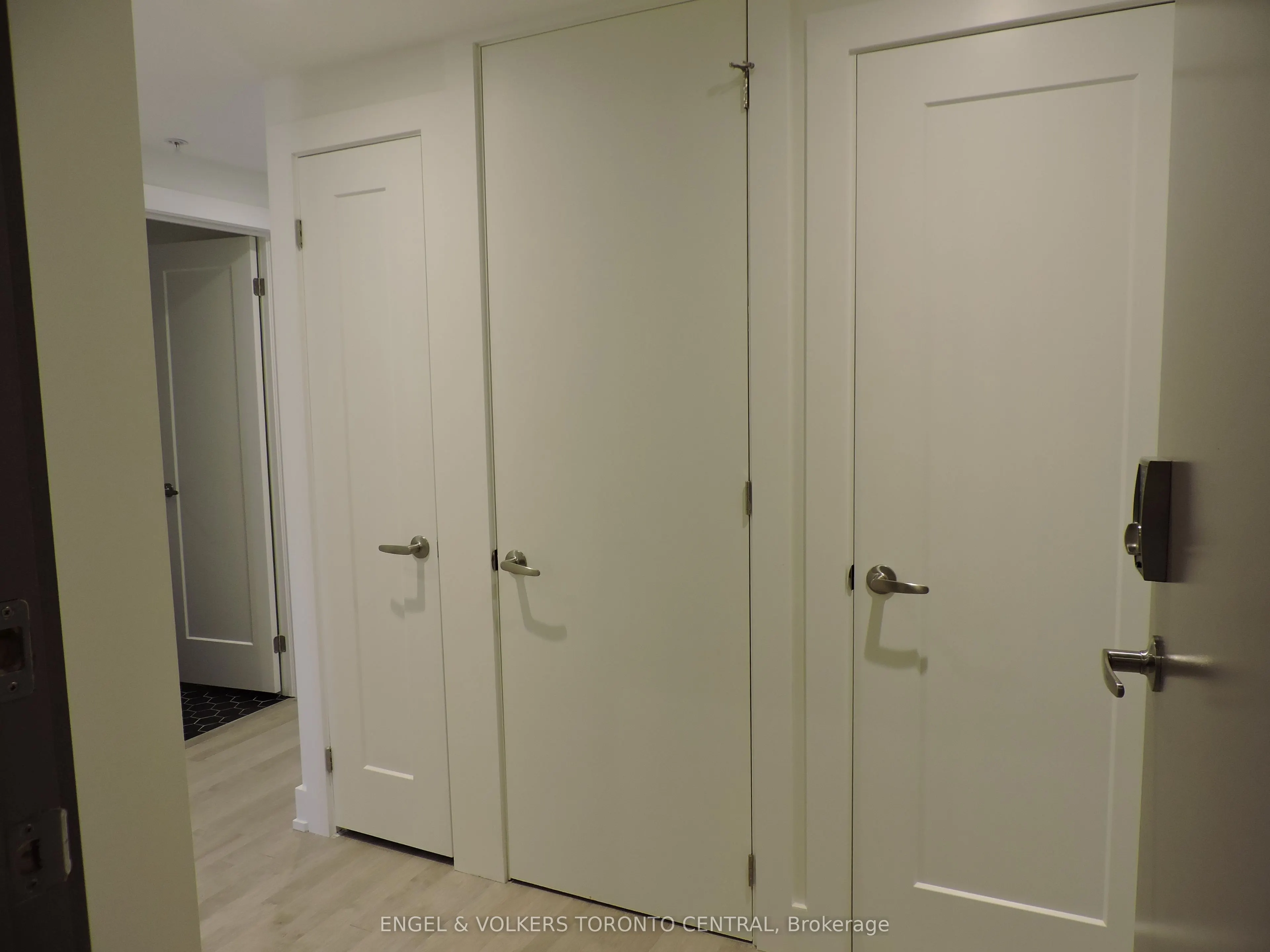 1555 Bloor Street W, #4