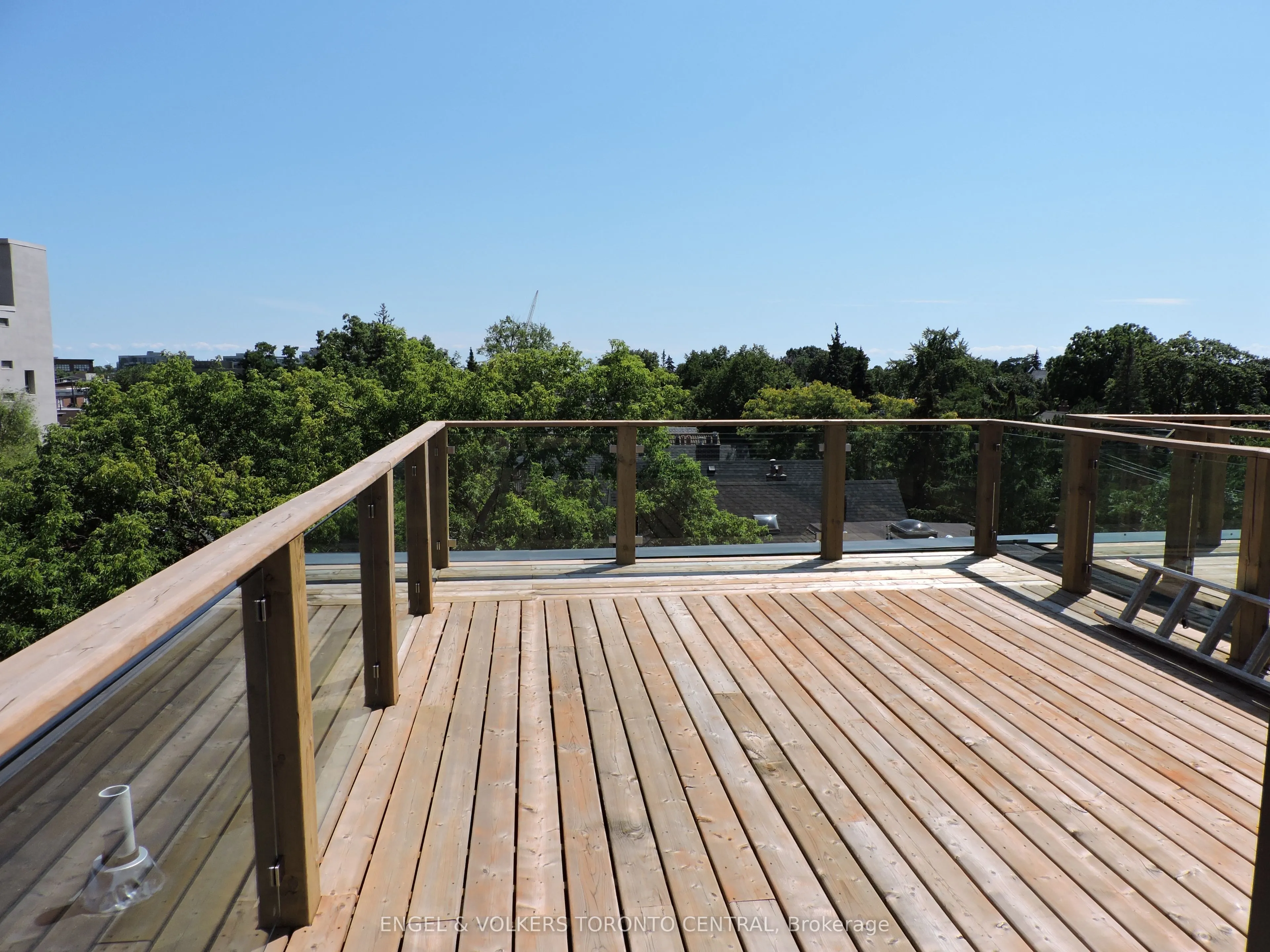 1555 Bloor Street W, #4
