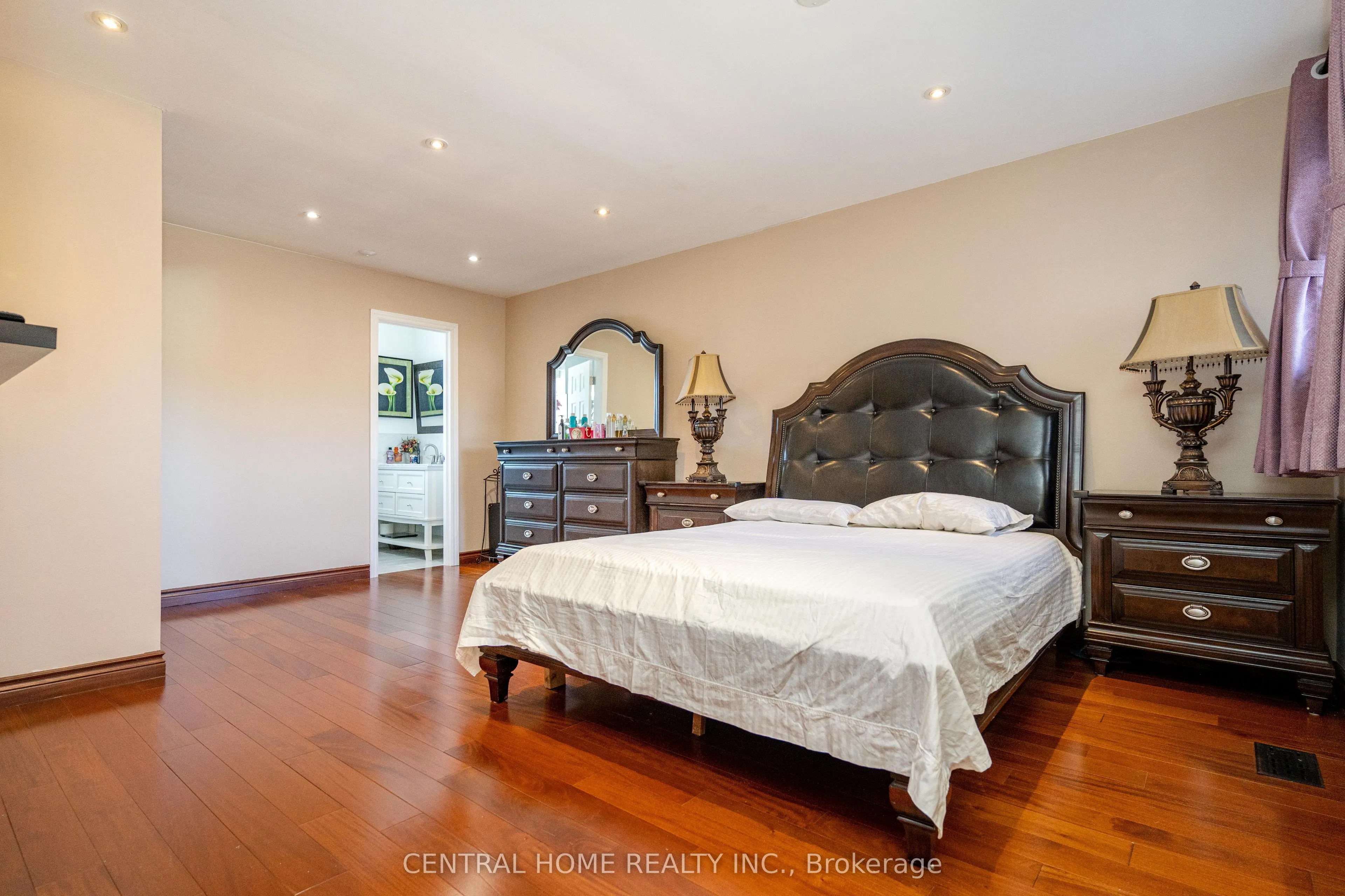 20 Bridgenorth Crescent
