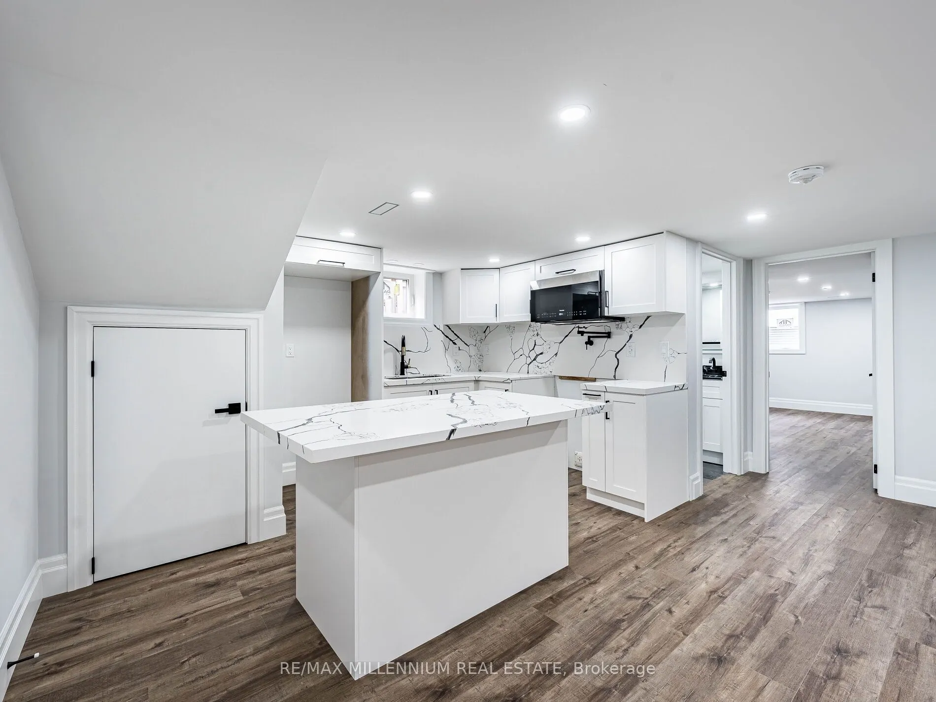 24 Treeview Drive