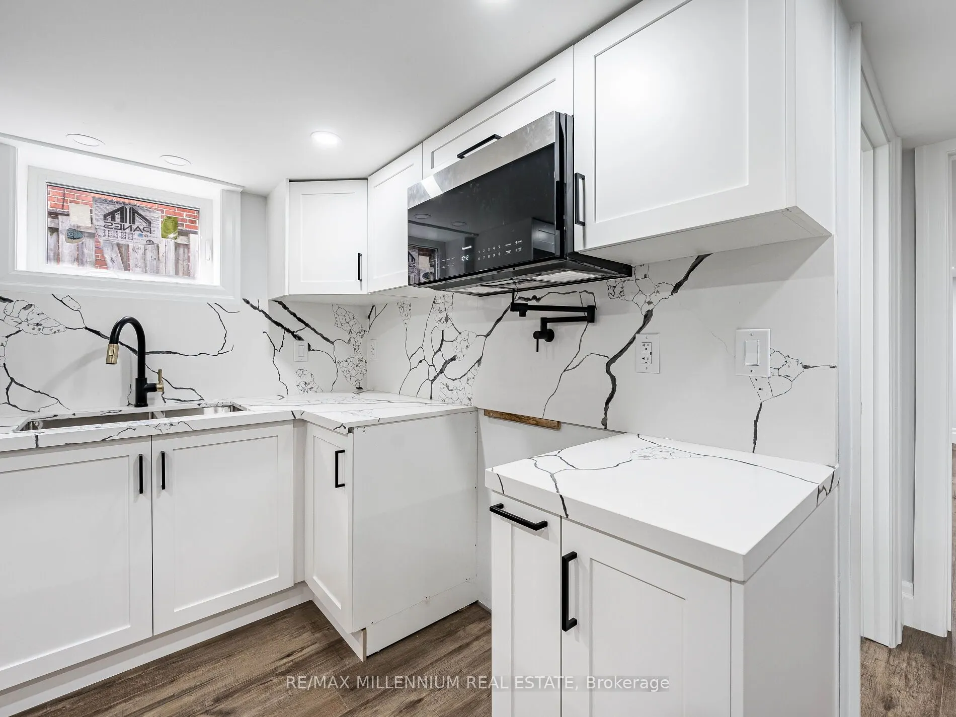 24 Treeview Drive