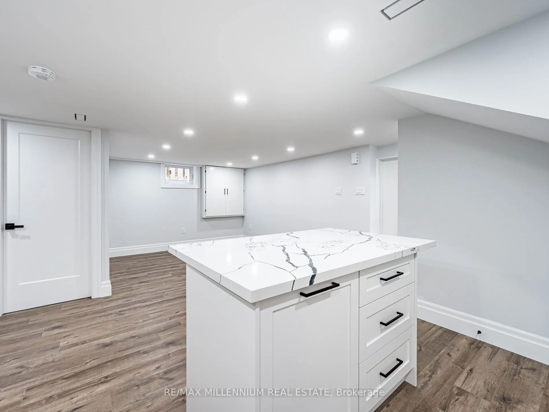 24 Treeview Drive