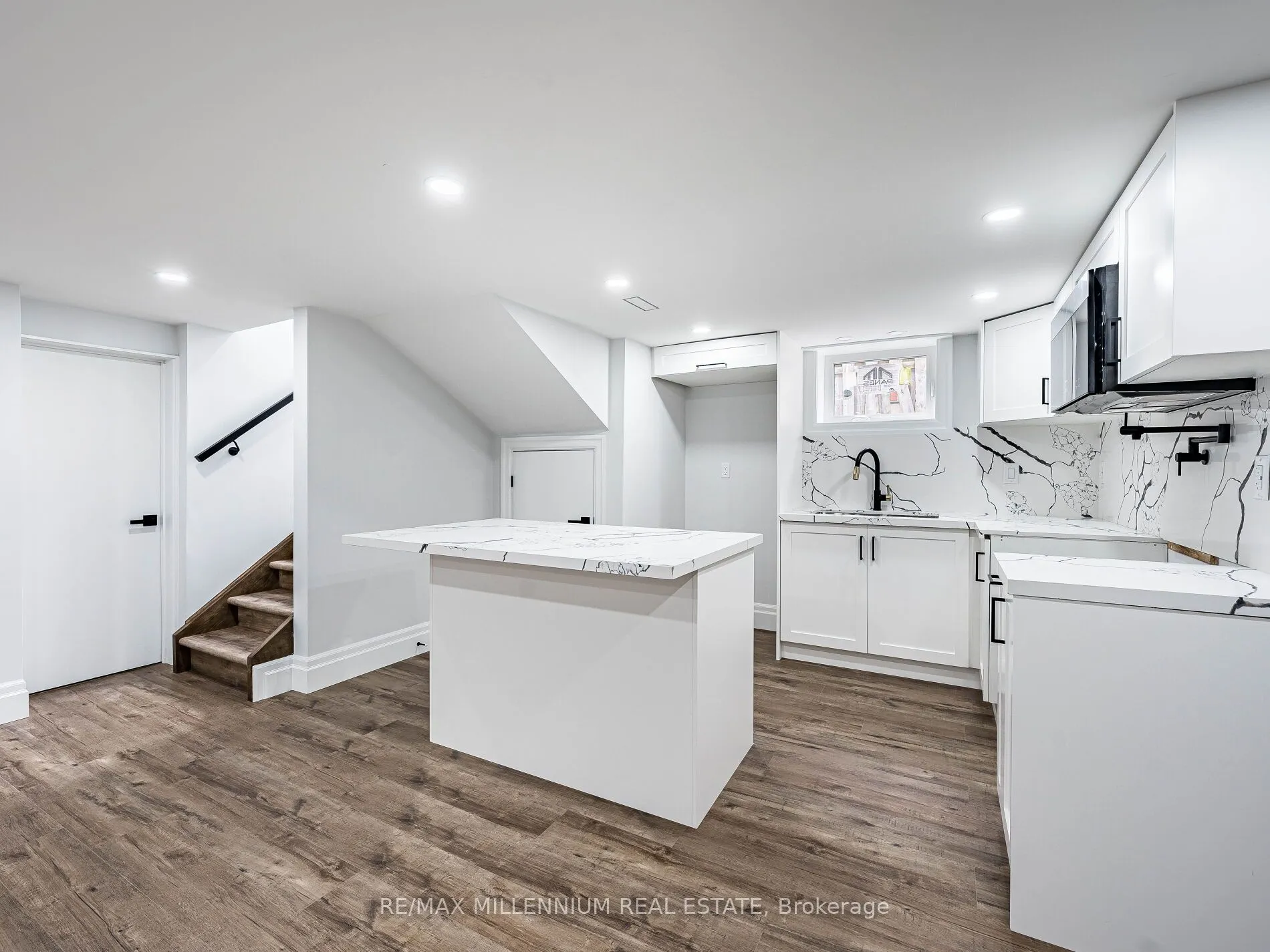 24 Treeview Drive