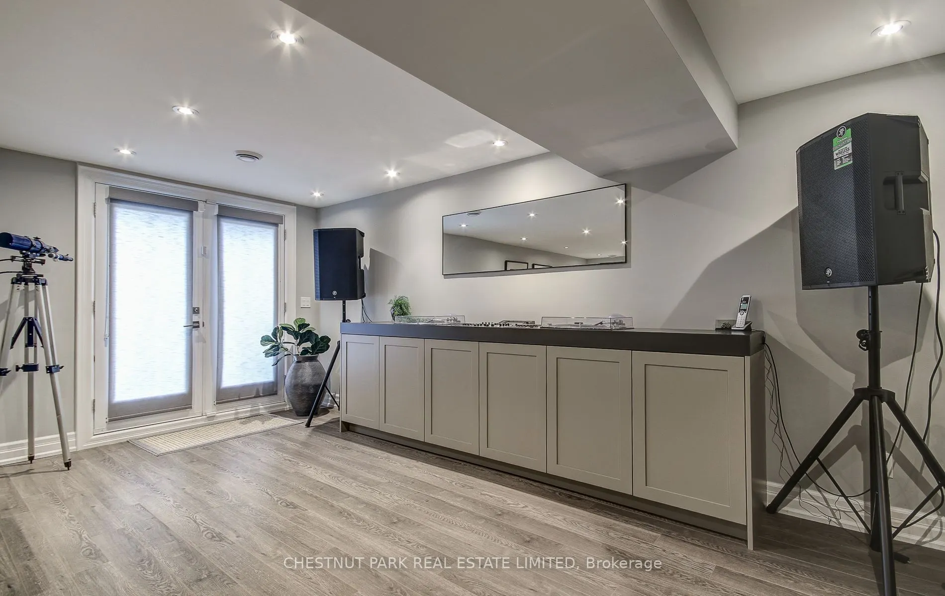 22 Lesmar Drive