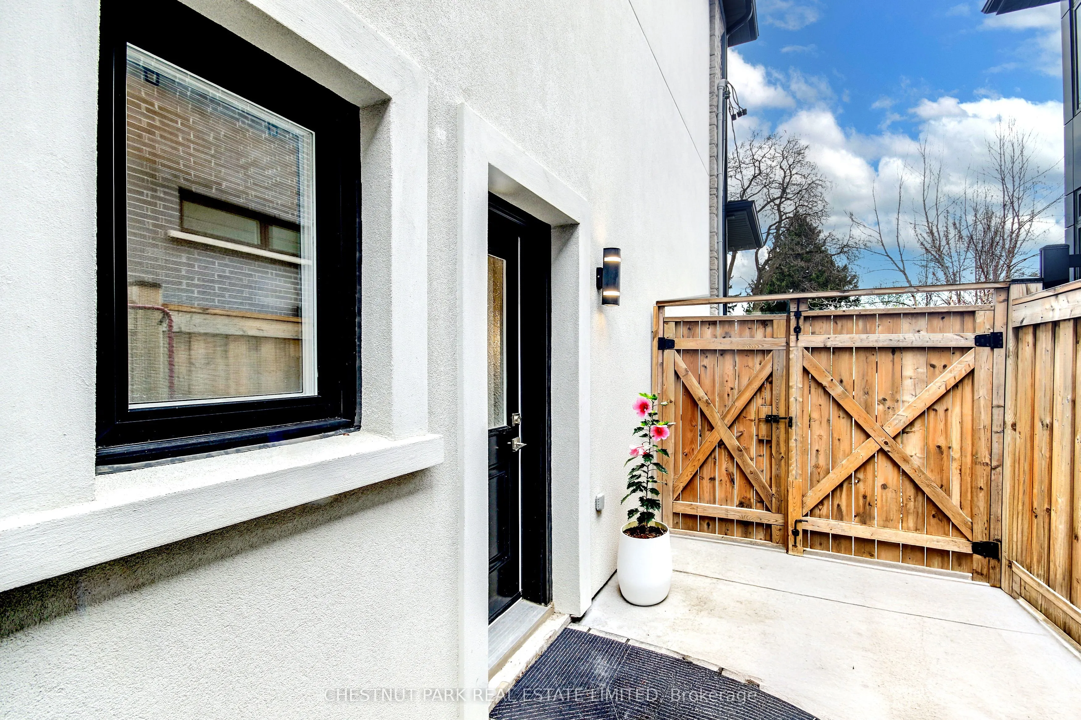 22 Lesmar Drive
