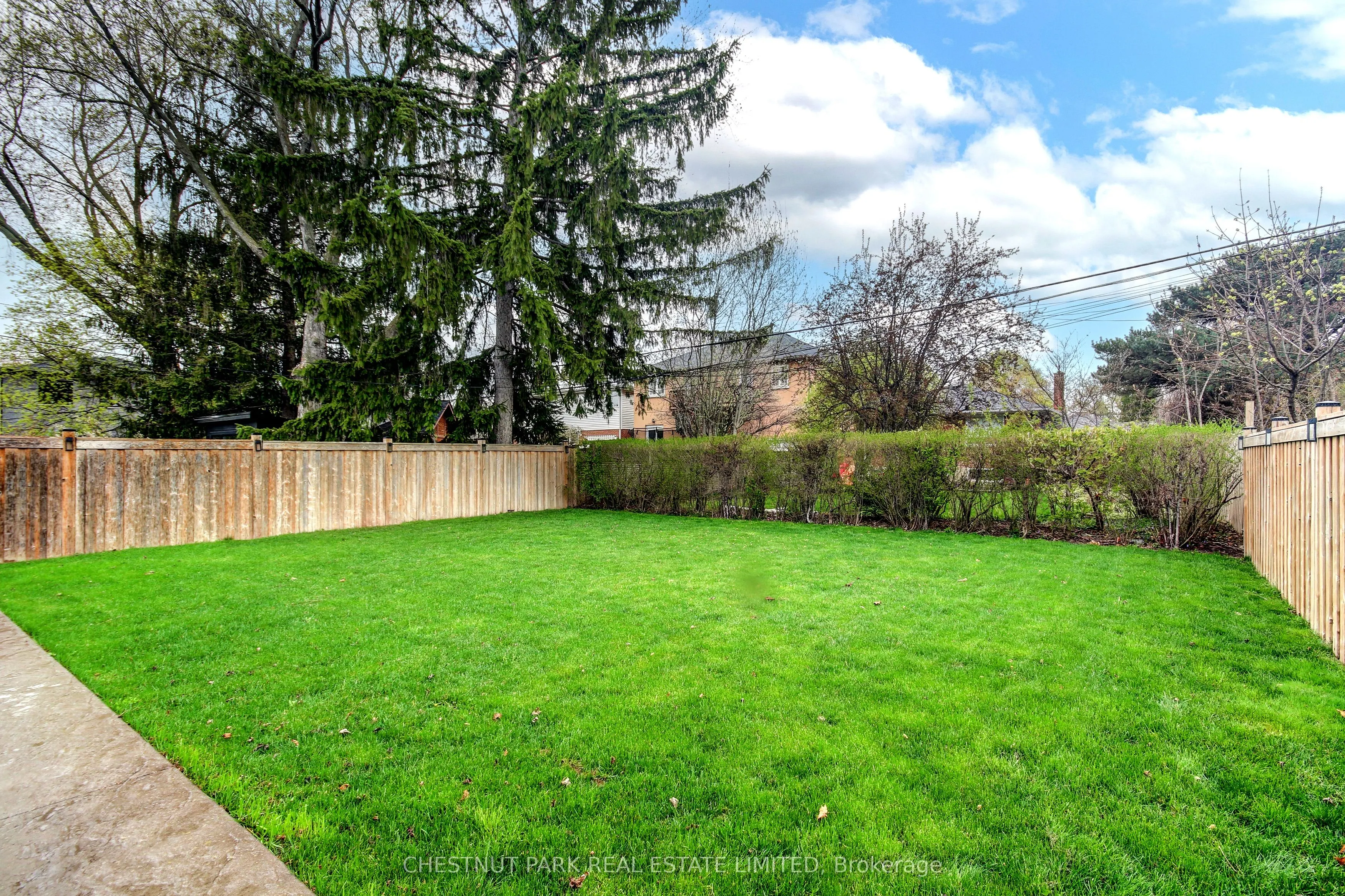 22 Lesmar Drive