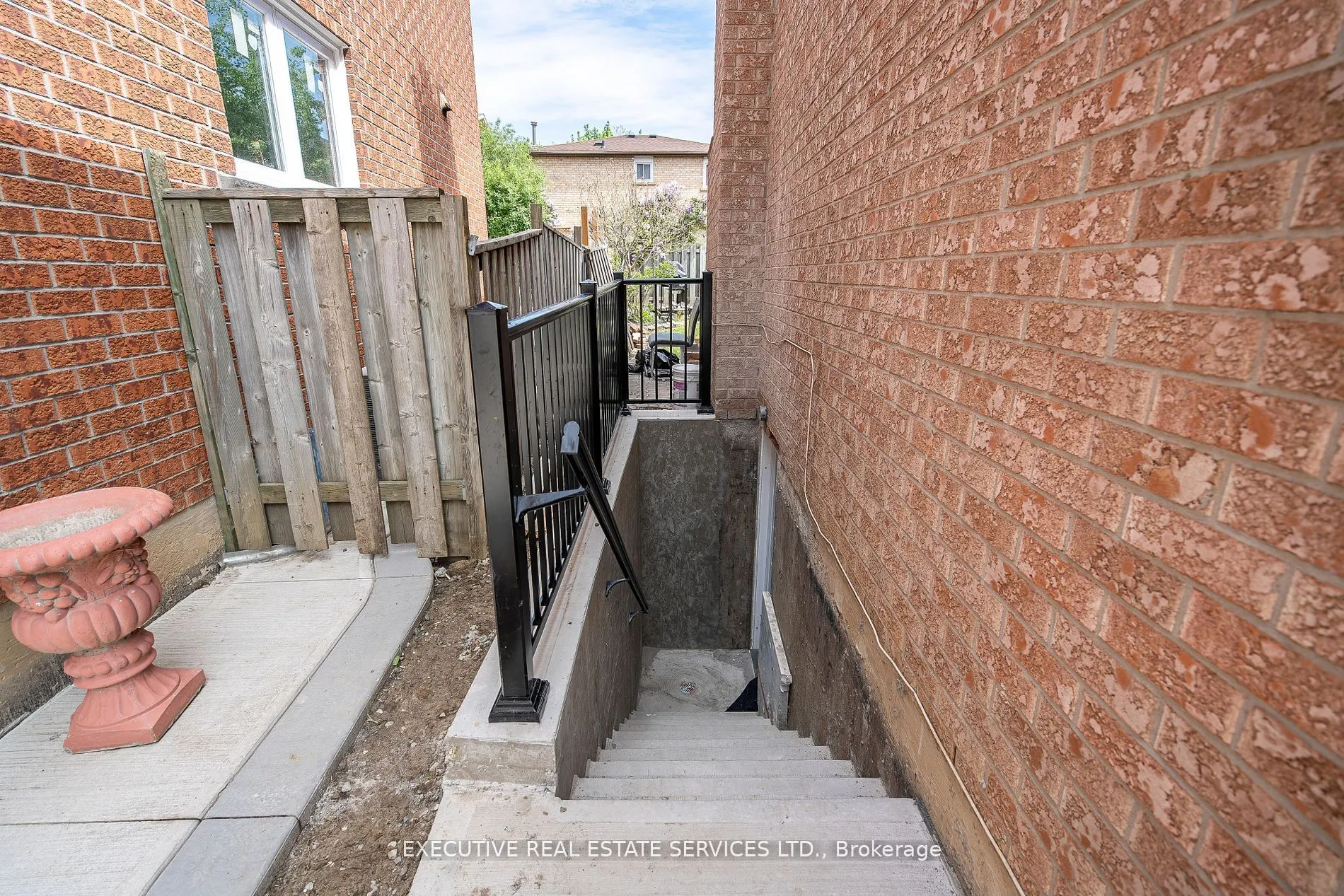 13 Stillwater Crescent