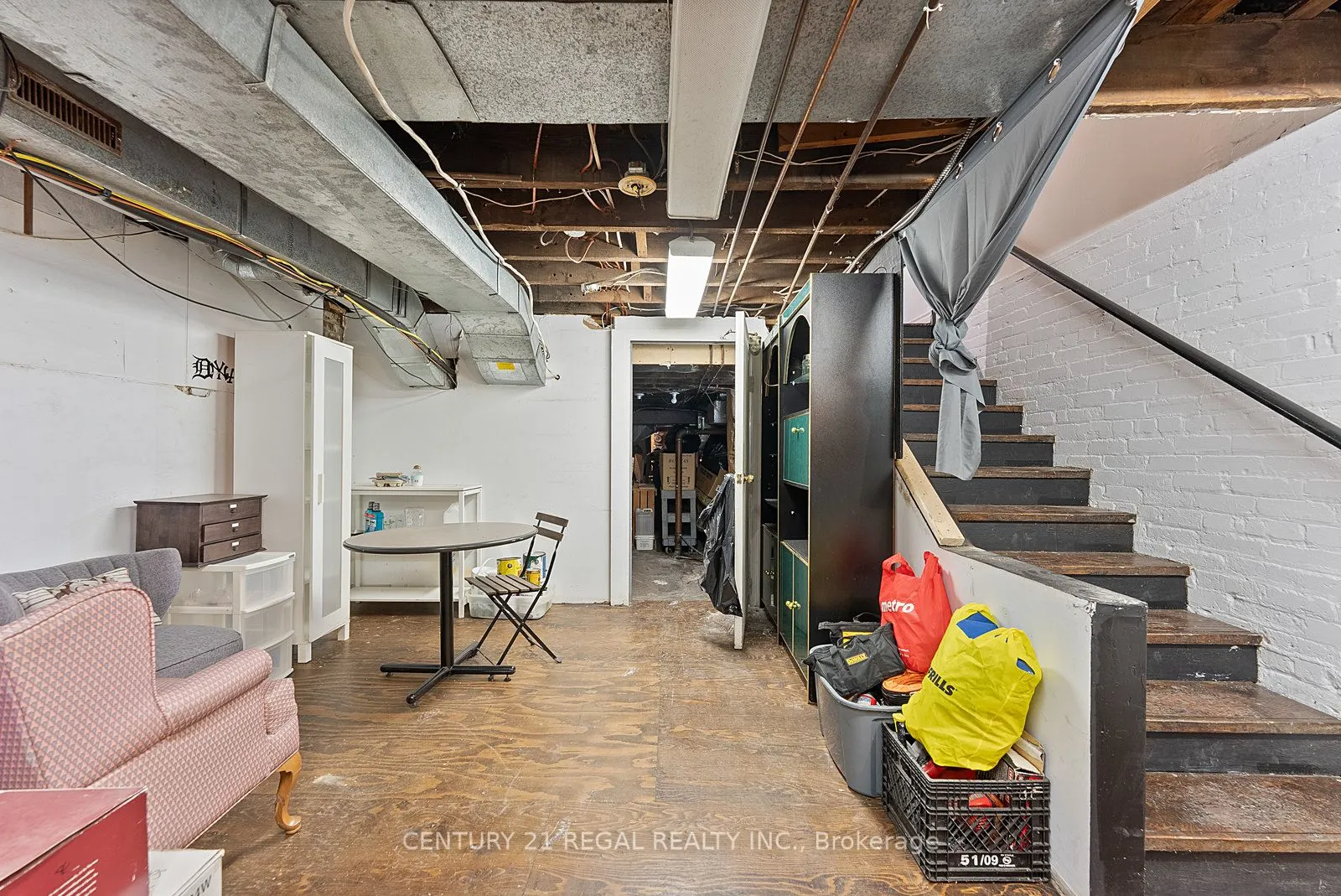 1664 Queen Street W