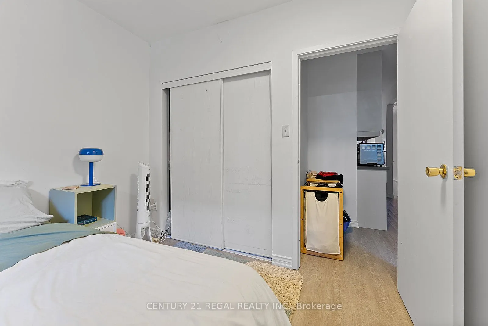 1664 Queen Street W