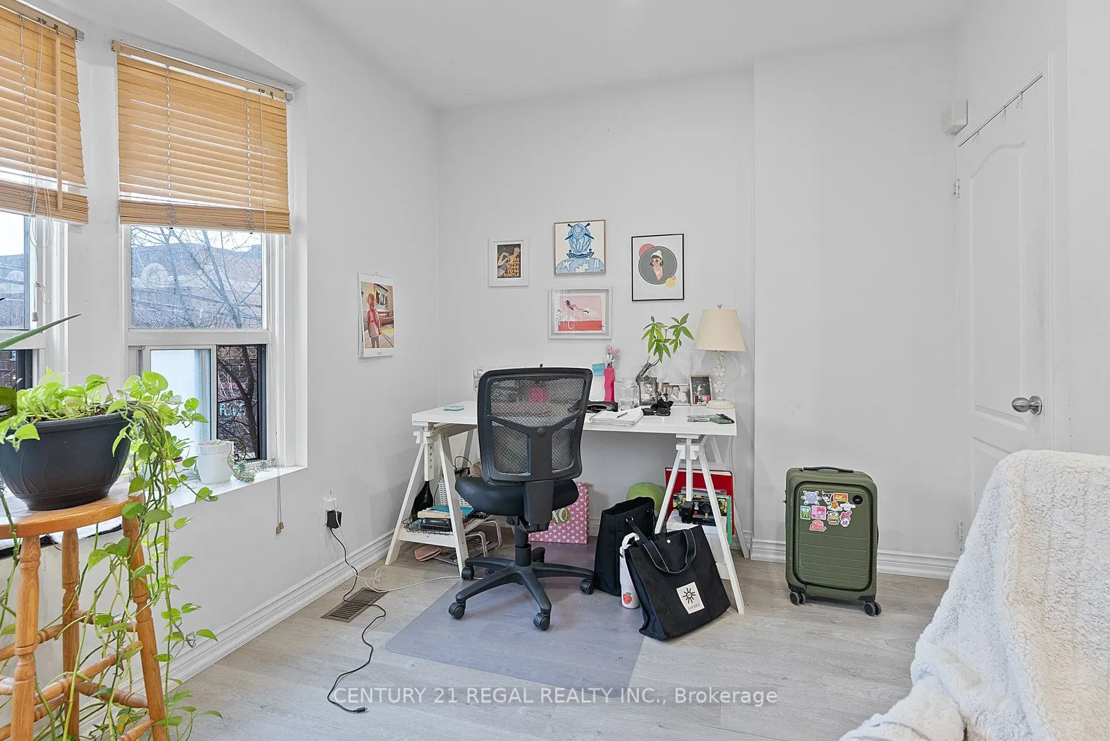 1664 Queen Street W