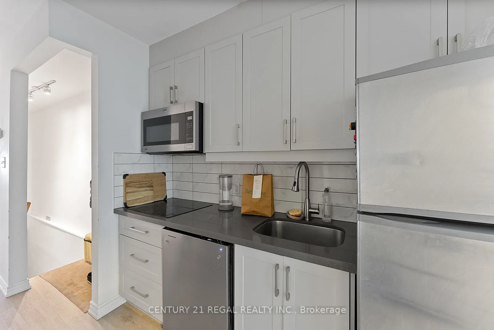 1664 Queen Street W