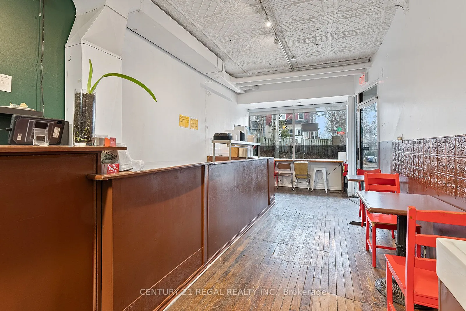 1664 Queen Street W