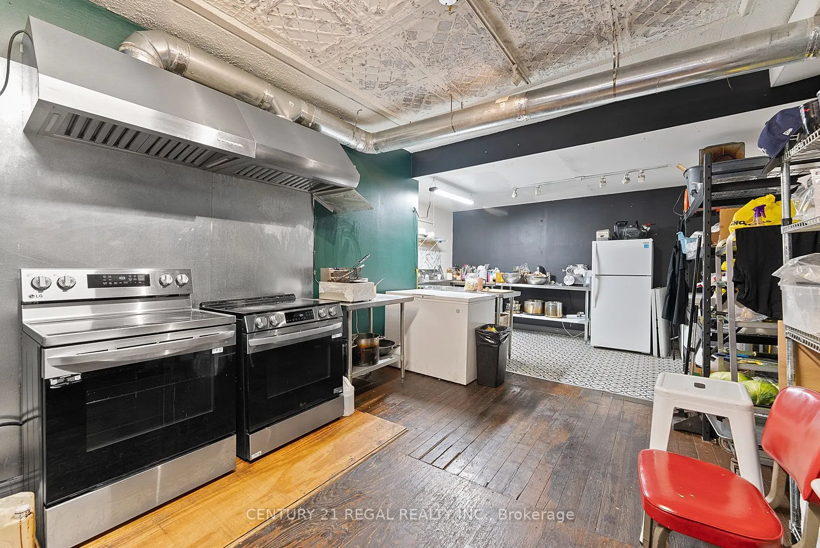 1664 Queen Street W
