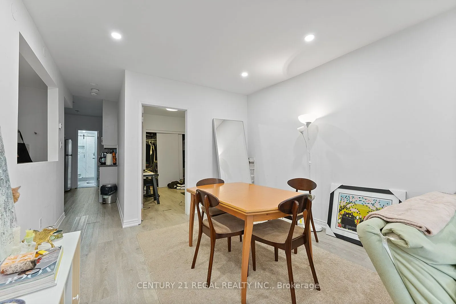 1664 Queen Street W
