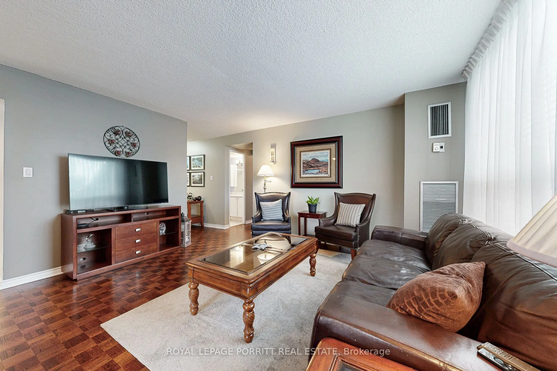 1535 Lakeshore Road E, #201