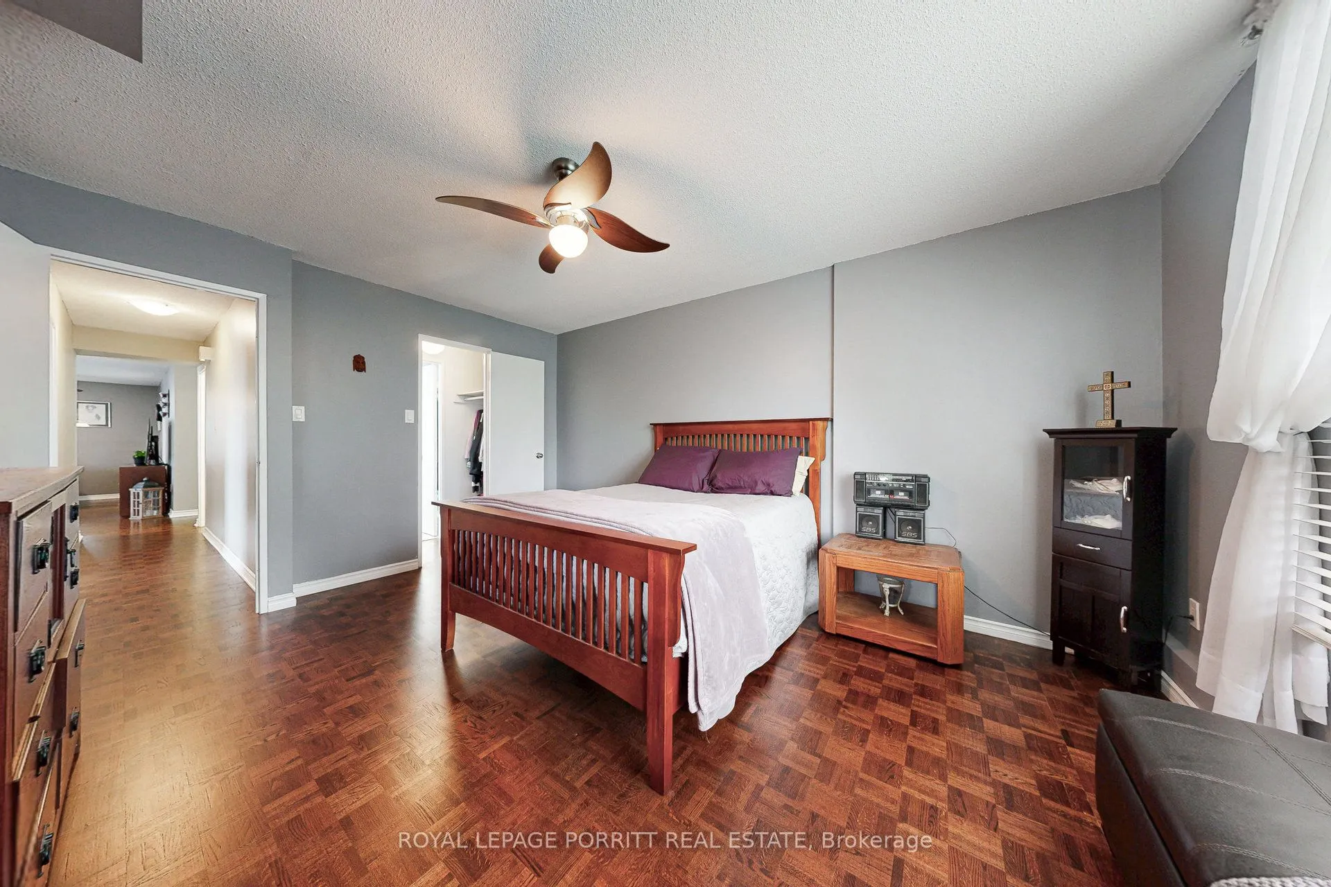 1535 Lakeshore Road E, #201