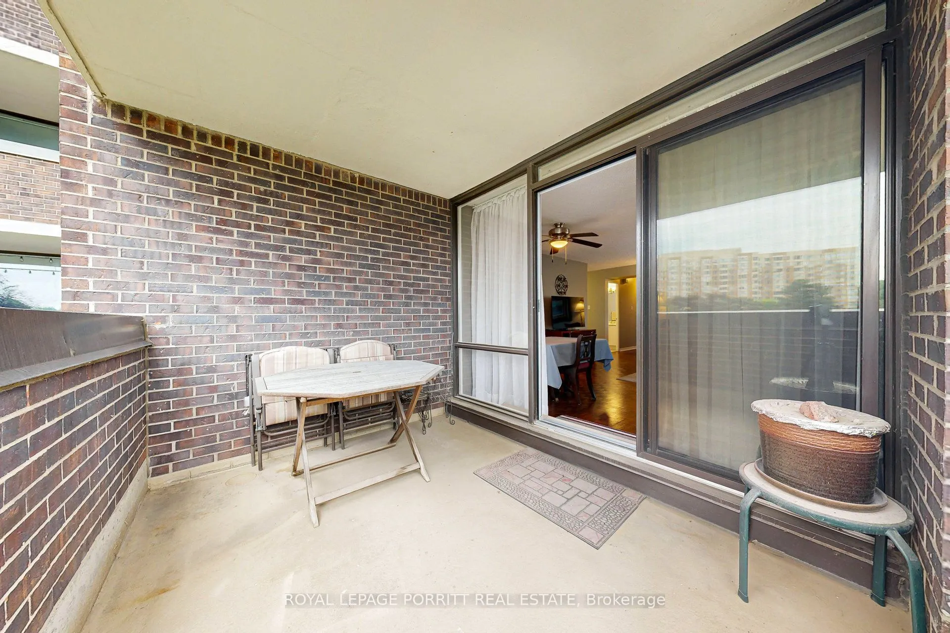 1535 Lakeshore Road E, #201