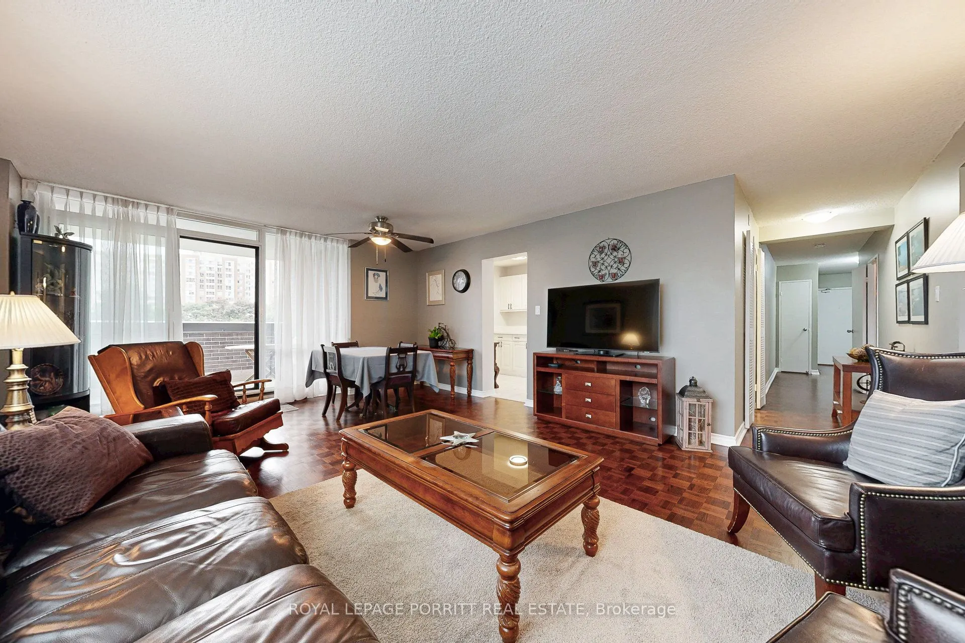1535 Lakeshore Road E, #201