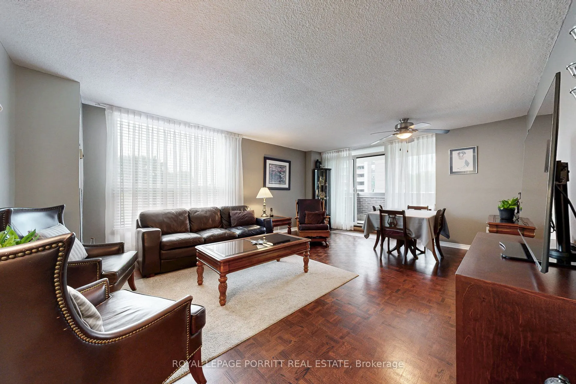 1535 Lakeshore Road E, #201