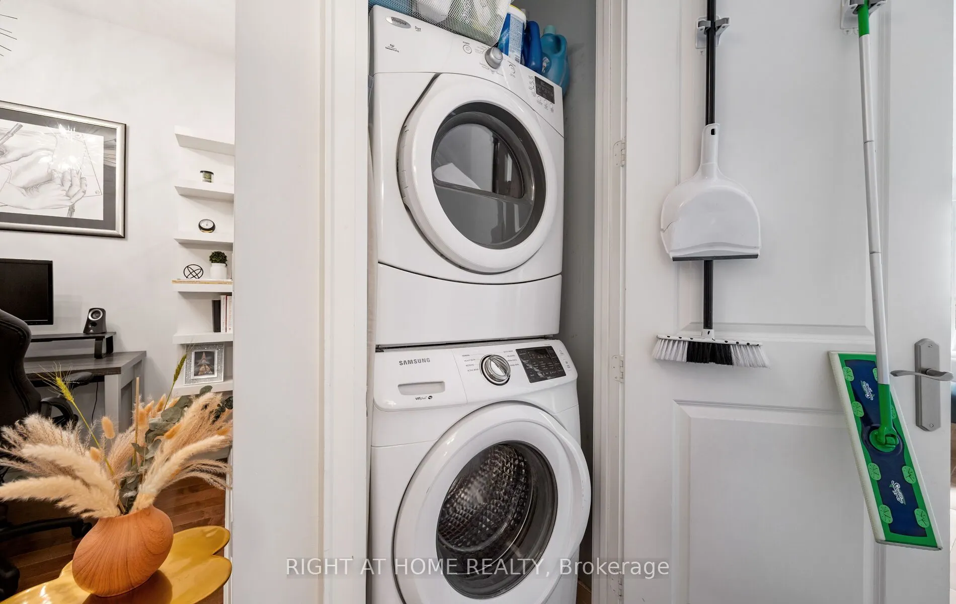 50 Absolute Avenue #4902 LPH