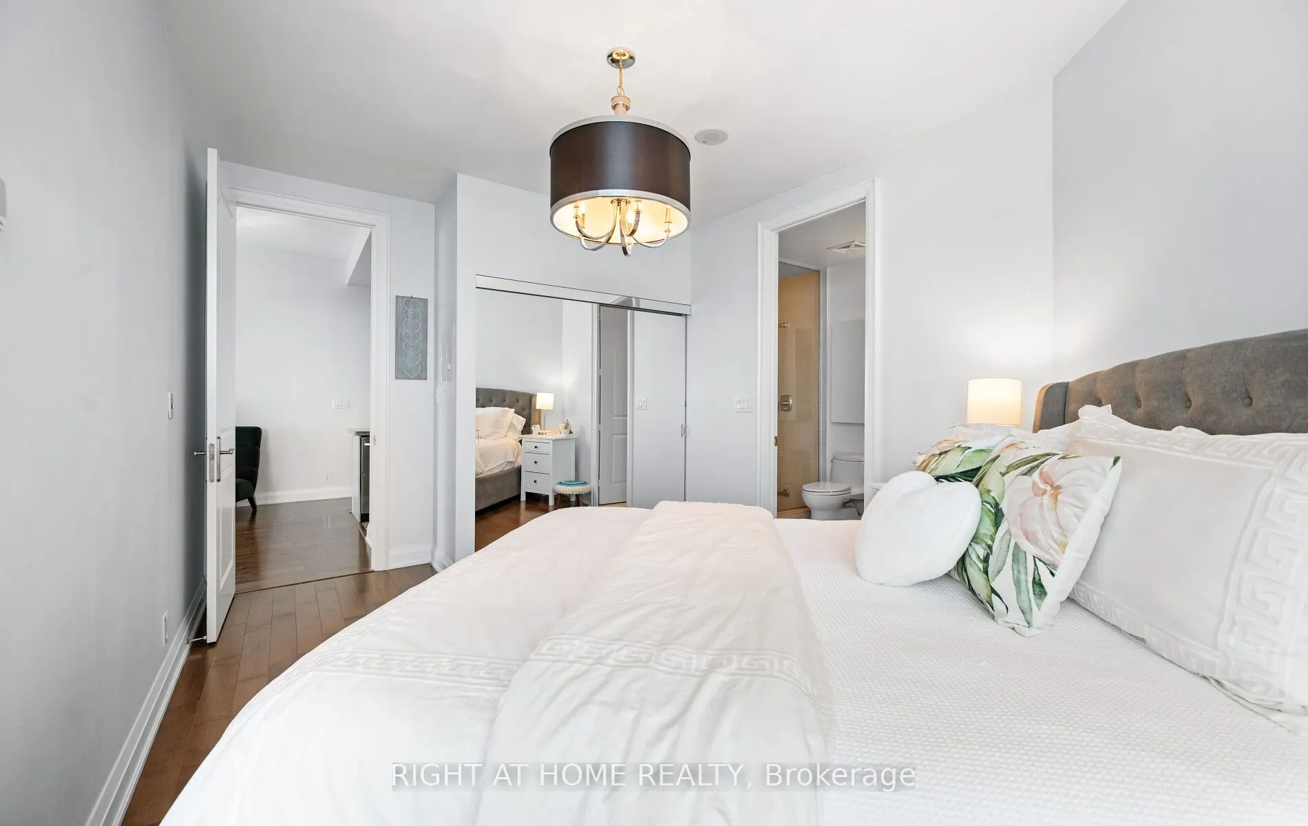 50 Absolute Avenue #4902 LPH