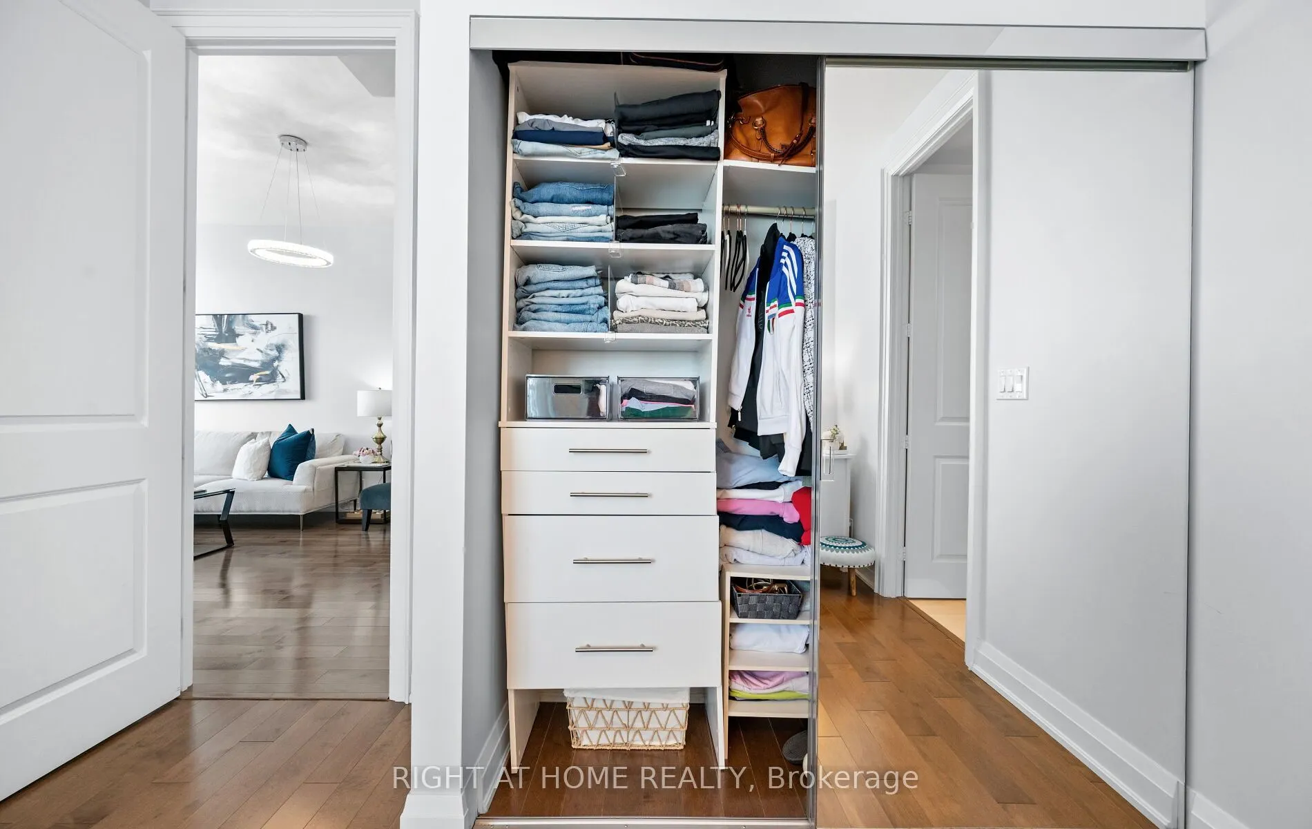 50 Absolute Avenue #4902 LPH