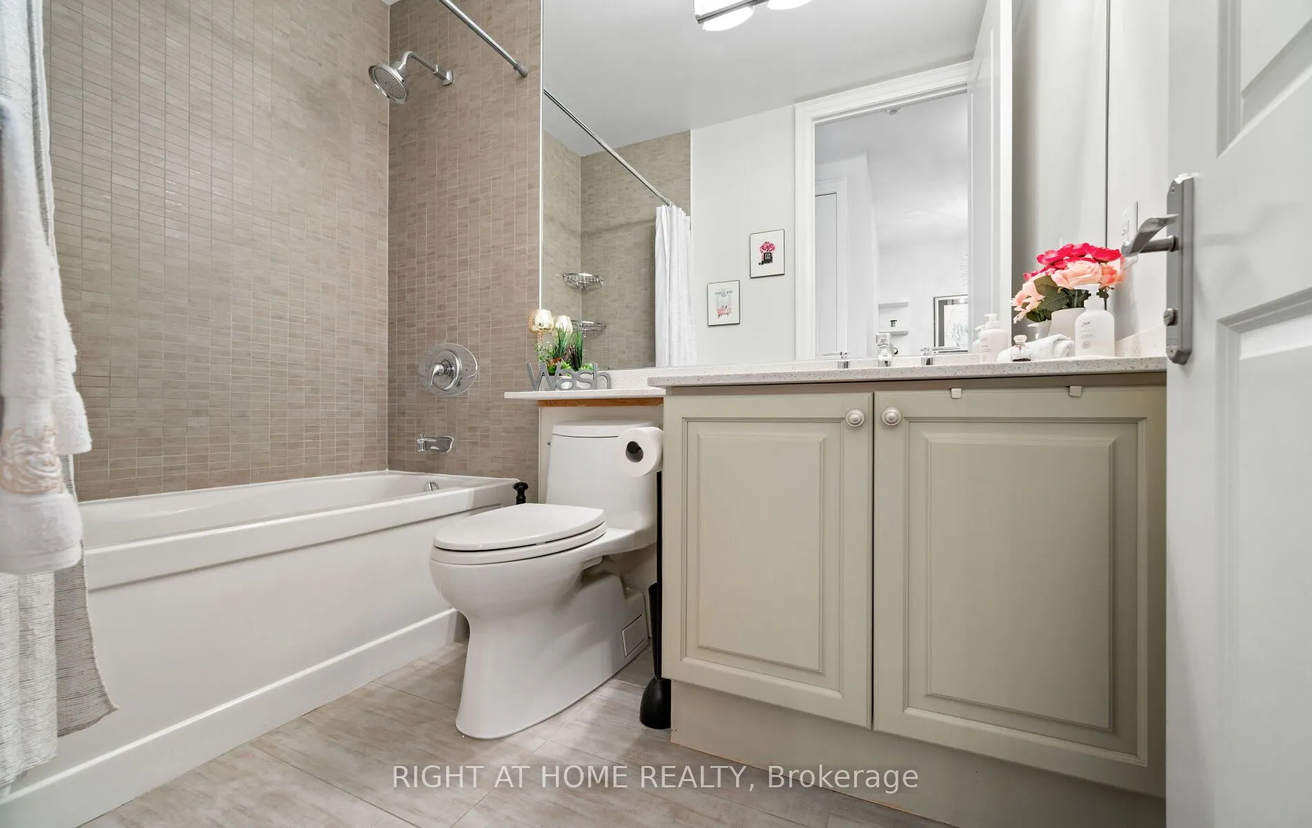 50 Absolute Avenue #4902 LPH