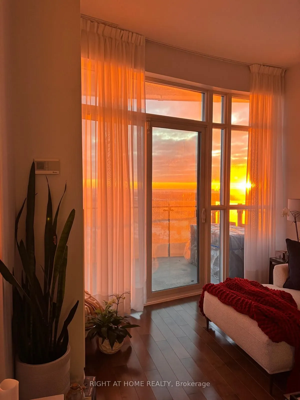 50 Absolute Avenue #4902 LPH