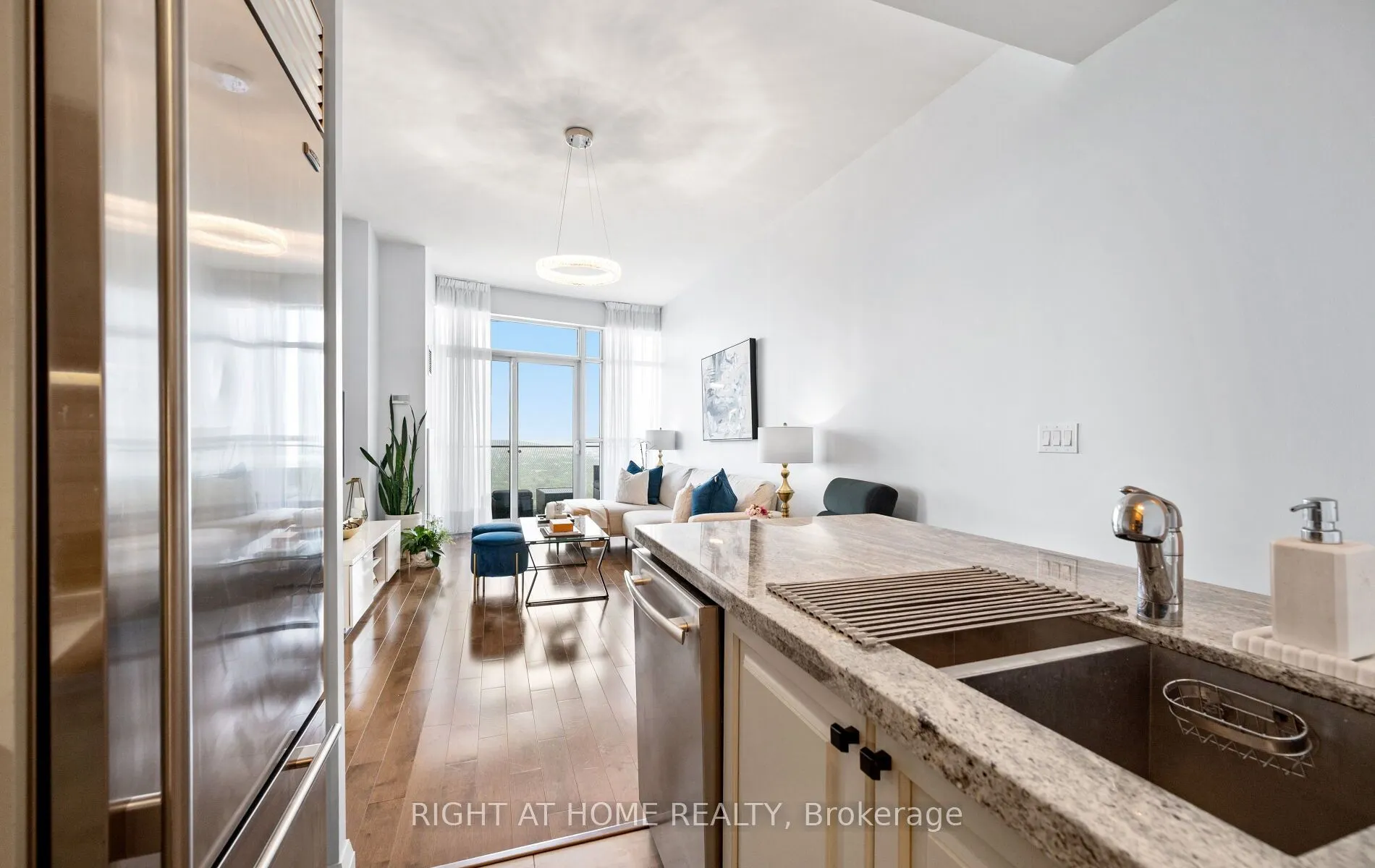 50 Absolute Avenue #4902 LPH