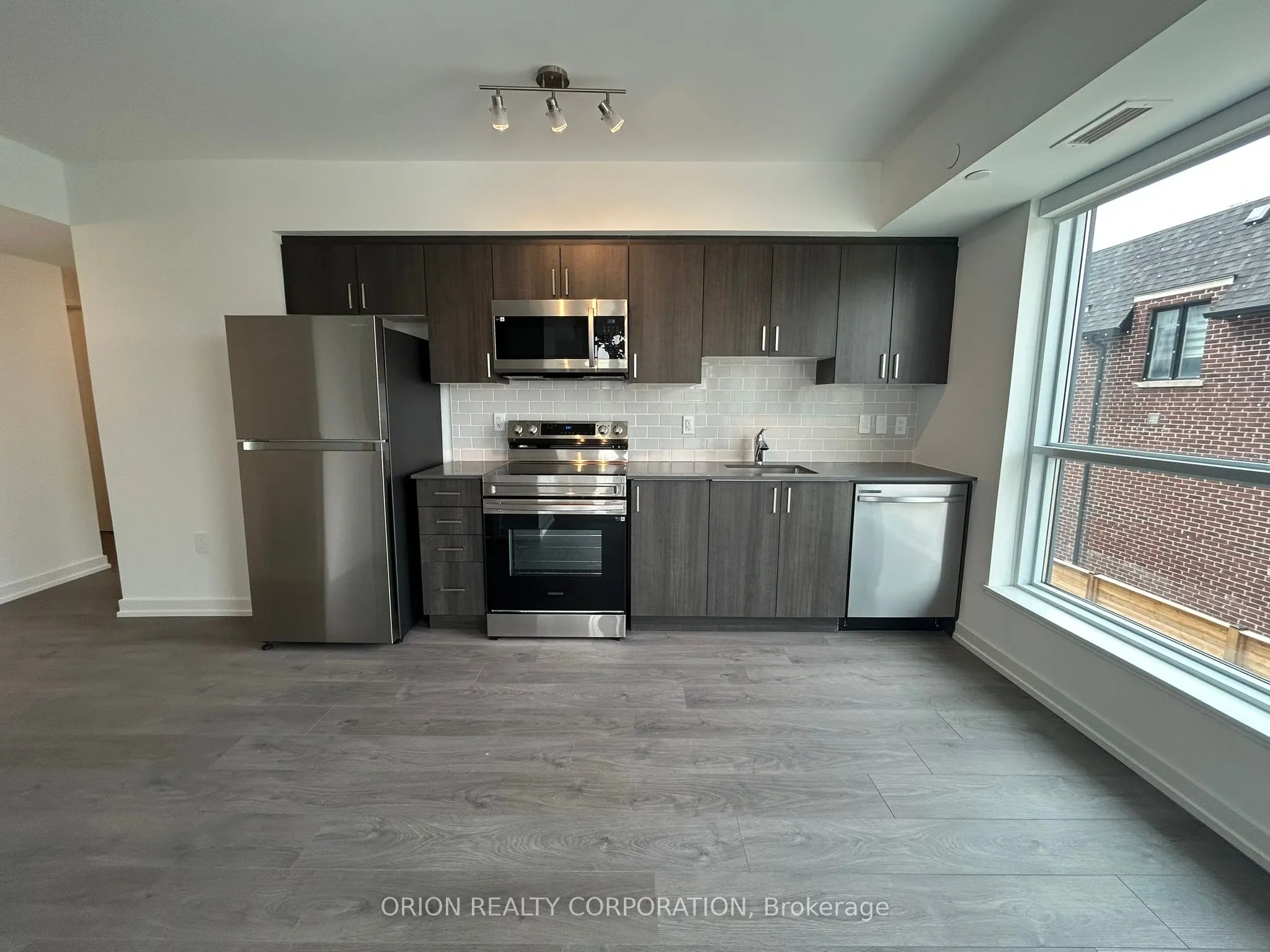 556 Marlee Avenue, #223