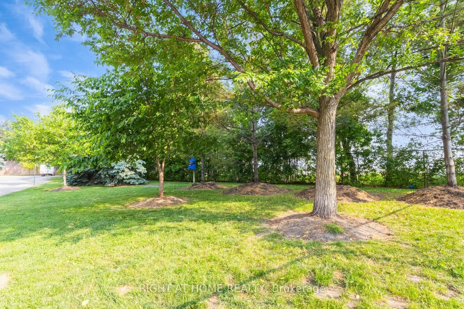 65 George Appleton Way E, #2083