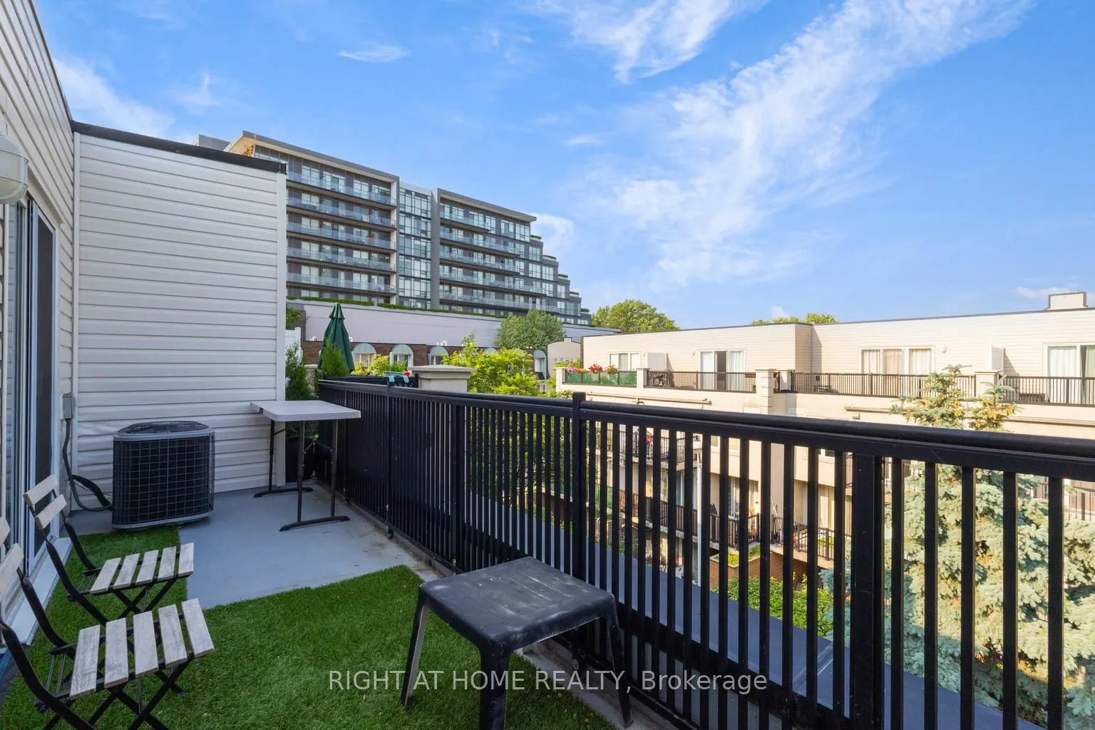 65 George Appleton Way E, #2083