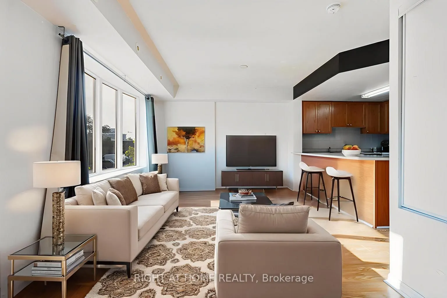 65 George Appleton Way E, #2083