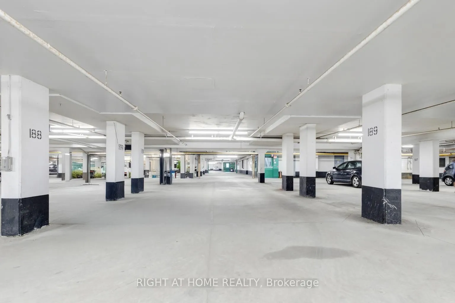 65 George Appleton Way E, #2083