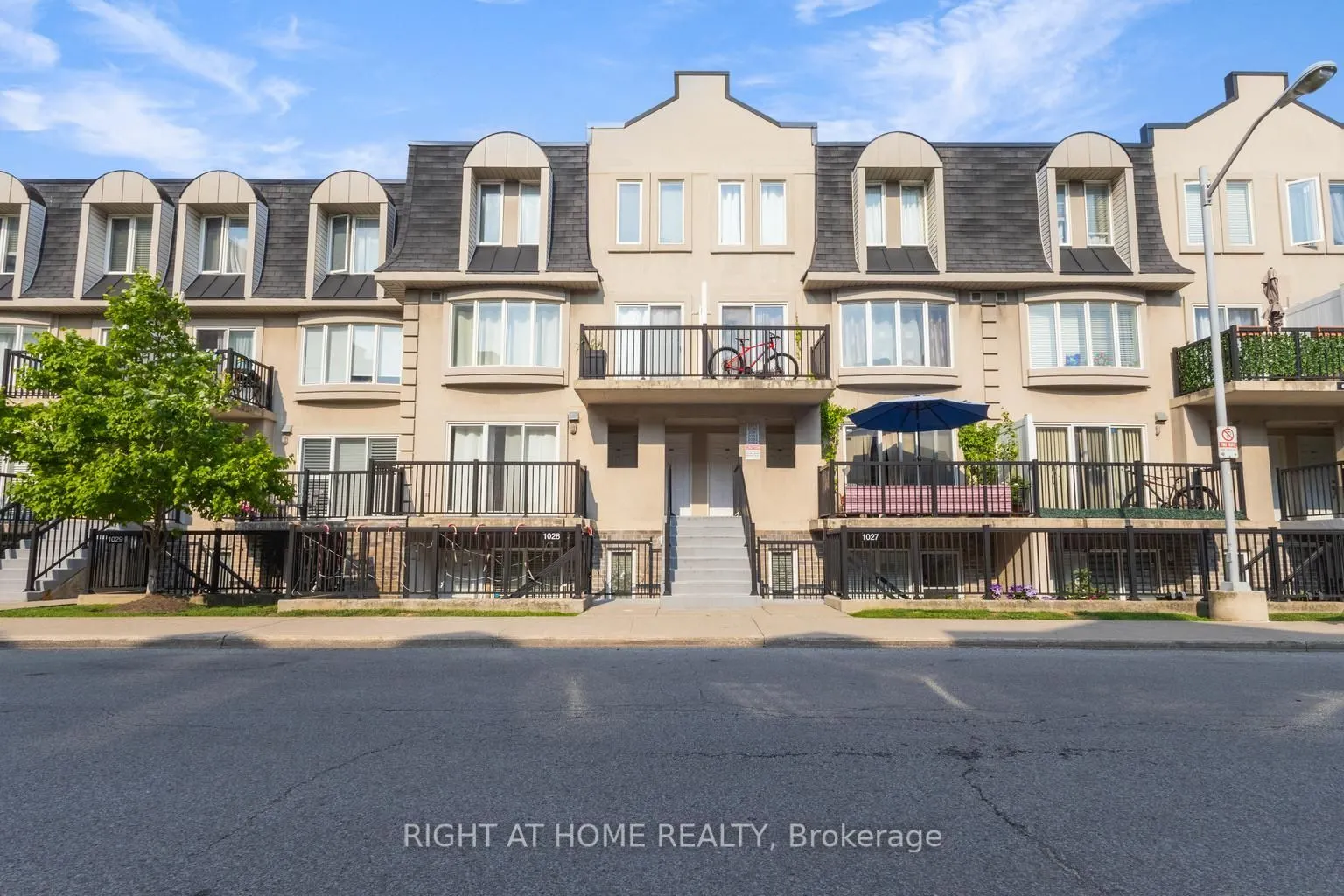 65 George Appleton Way E, #2083