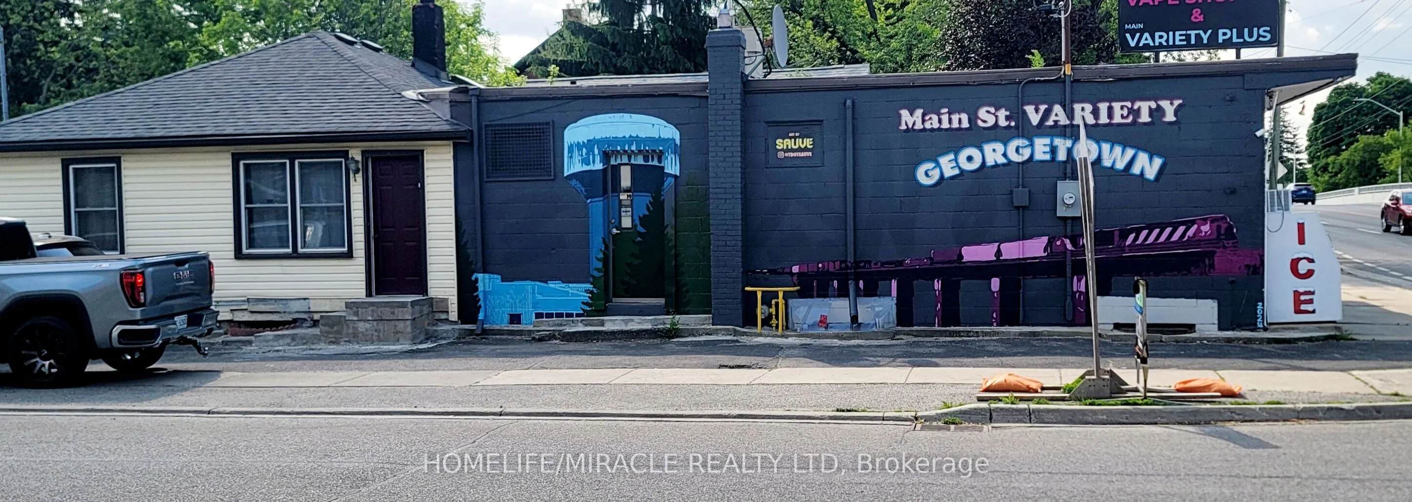 45 Main Street N