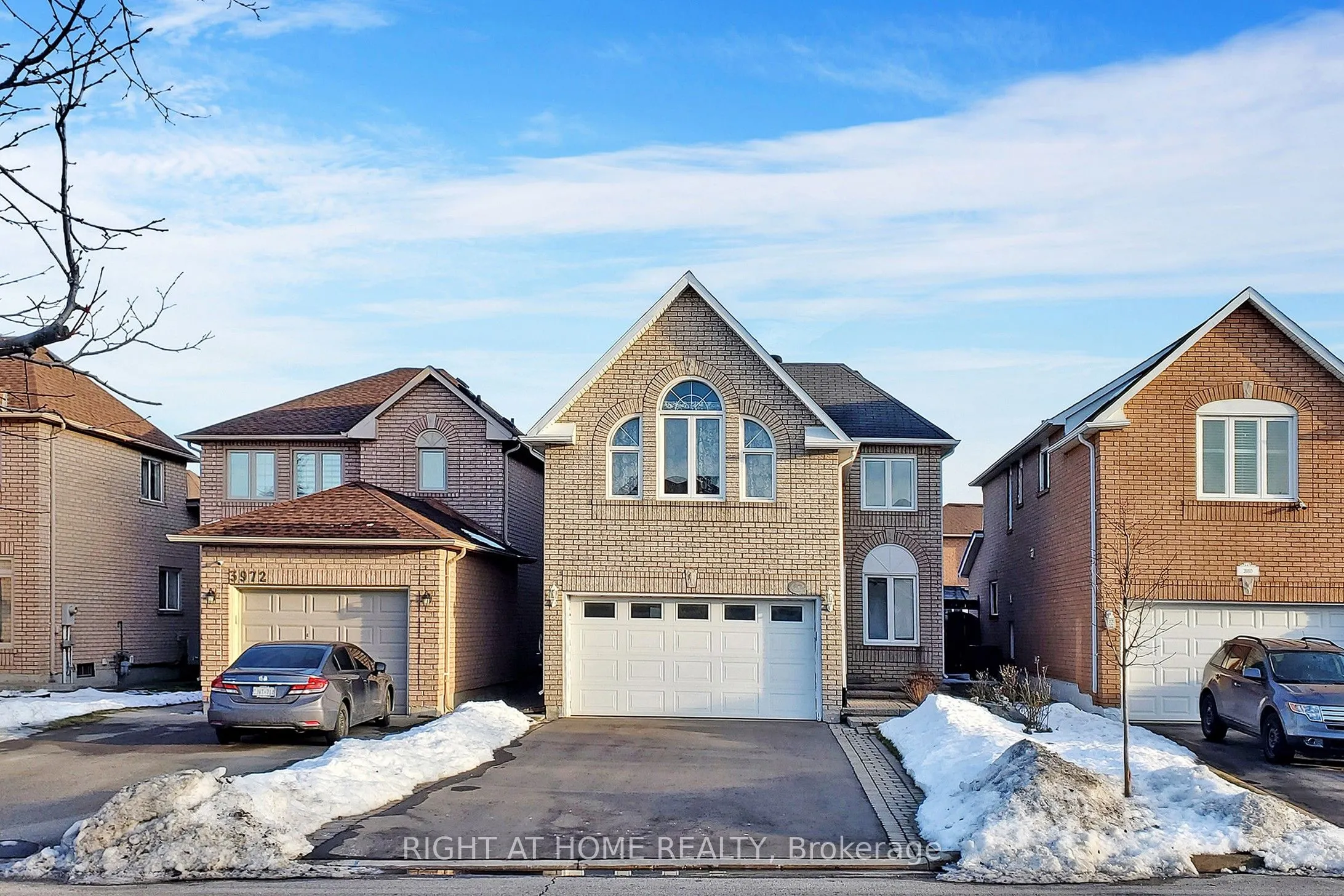3976 Honey Locust Trail