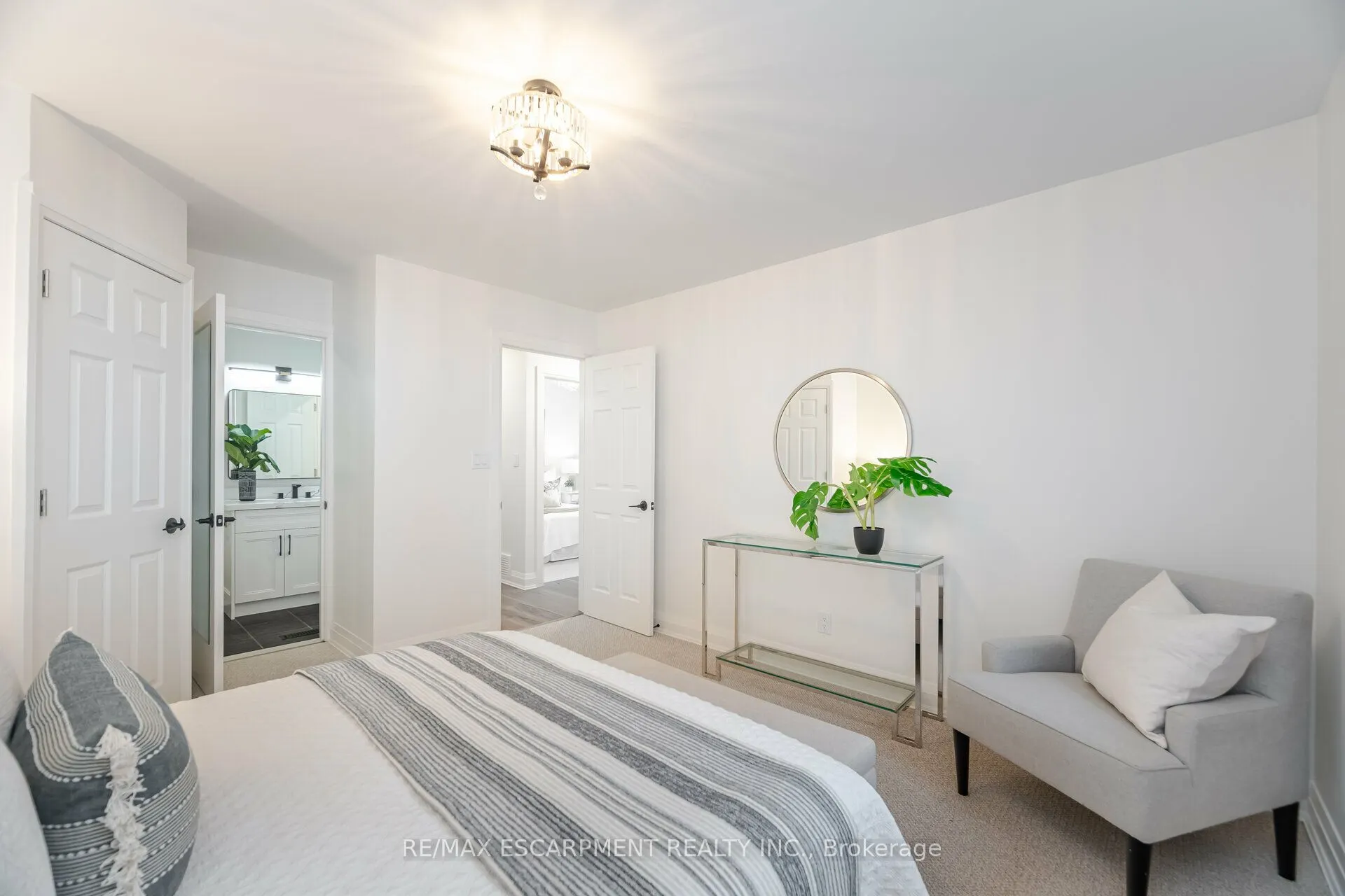 3150 Bentworth Drive