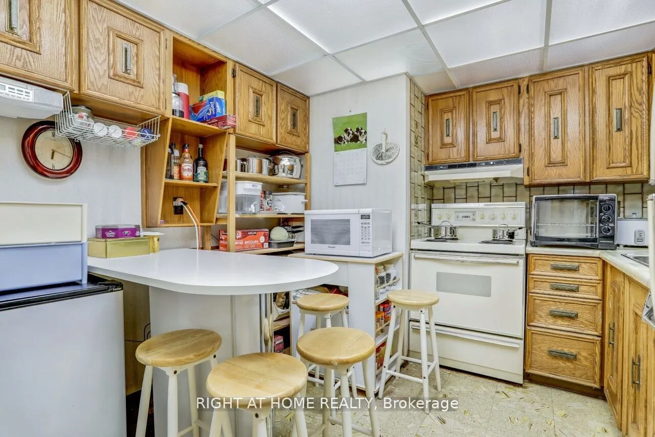 2323 Confederation Parkway #807