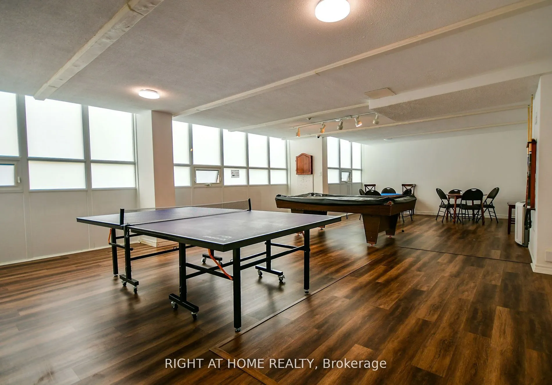 2323 Confederation Parkway #807